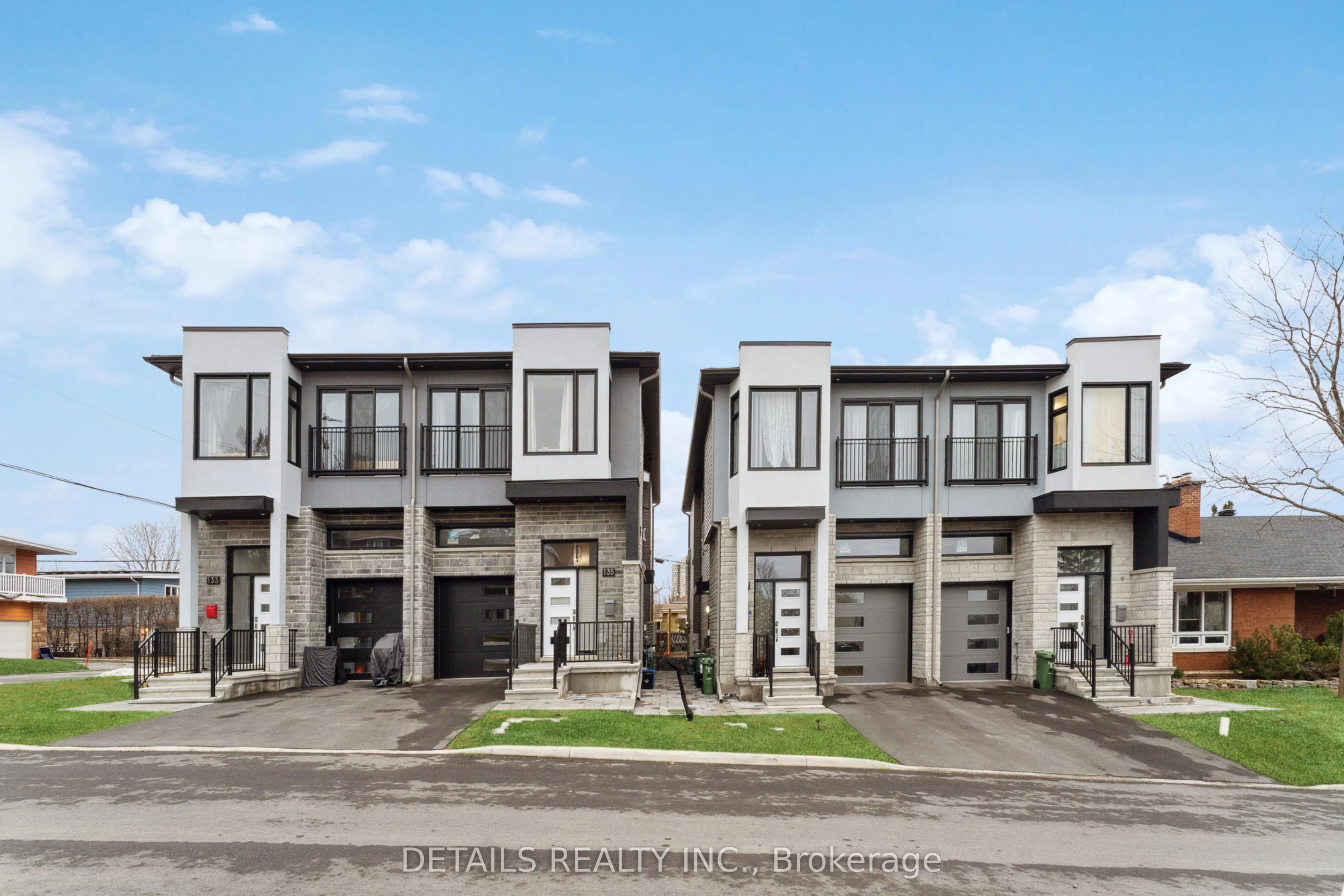 137 Duford Street A, Vanier and Kingsview Park, ON K1L 6Z5