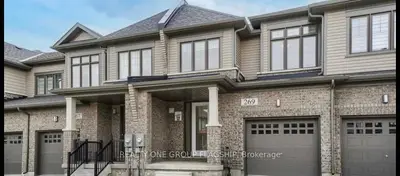 Att/Row/Townhouse in Hamilton