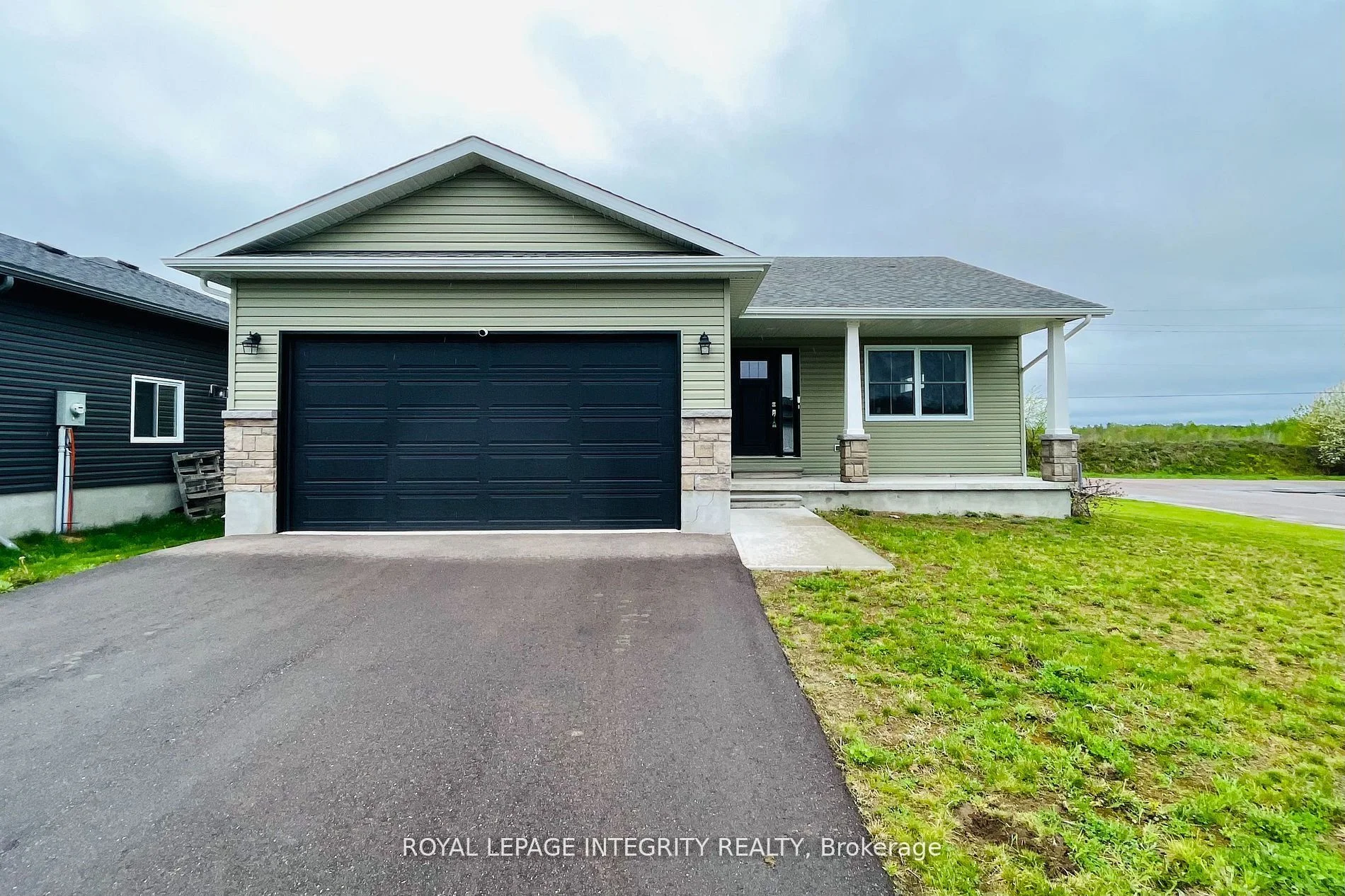 20 Terrance Drive, Petawawa, On K8h 2w8
