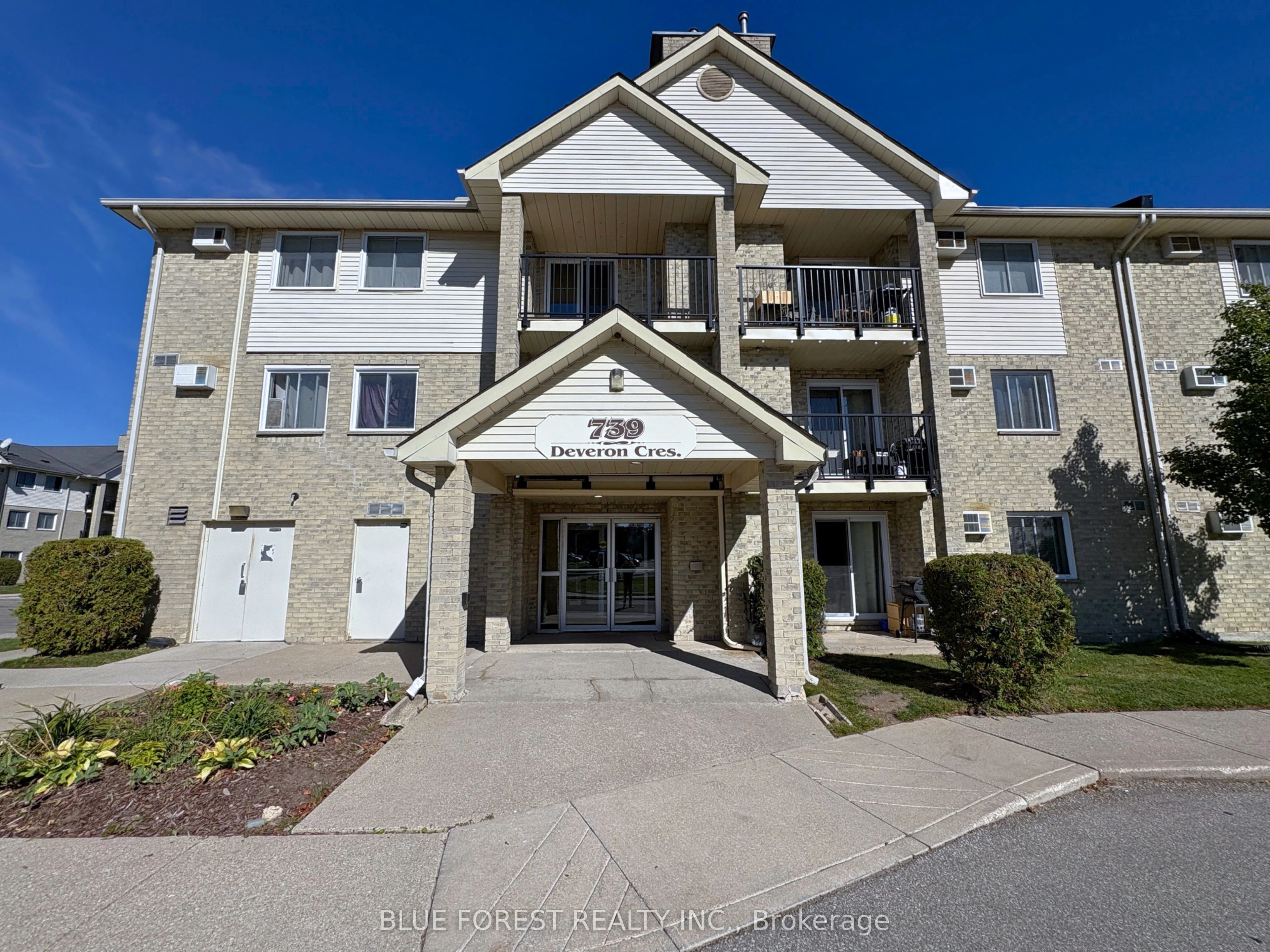 739 Deveron Crescent 207, London South, ON N5Z 4Y1