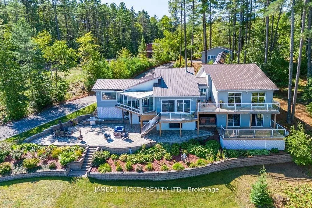 Detached in Laurentian Hills