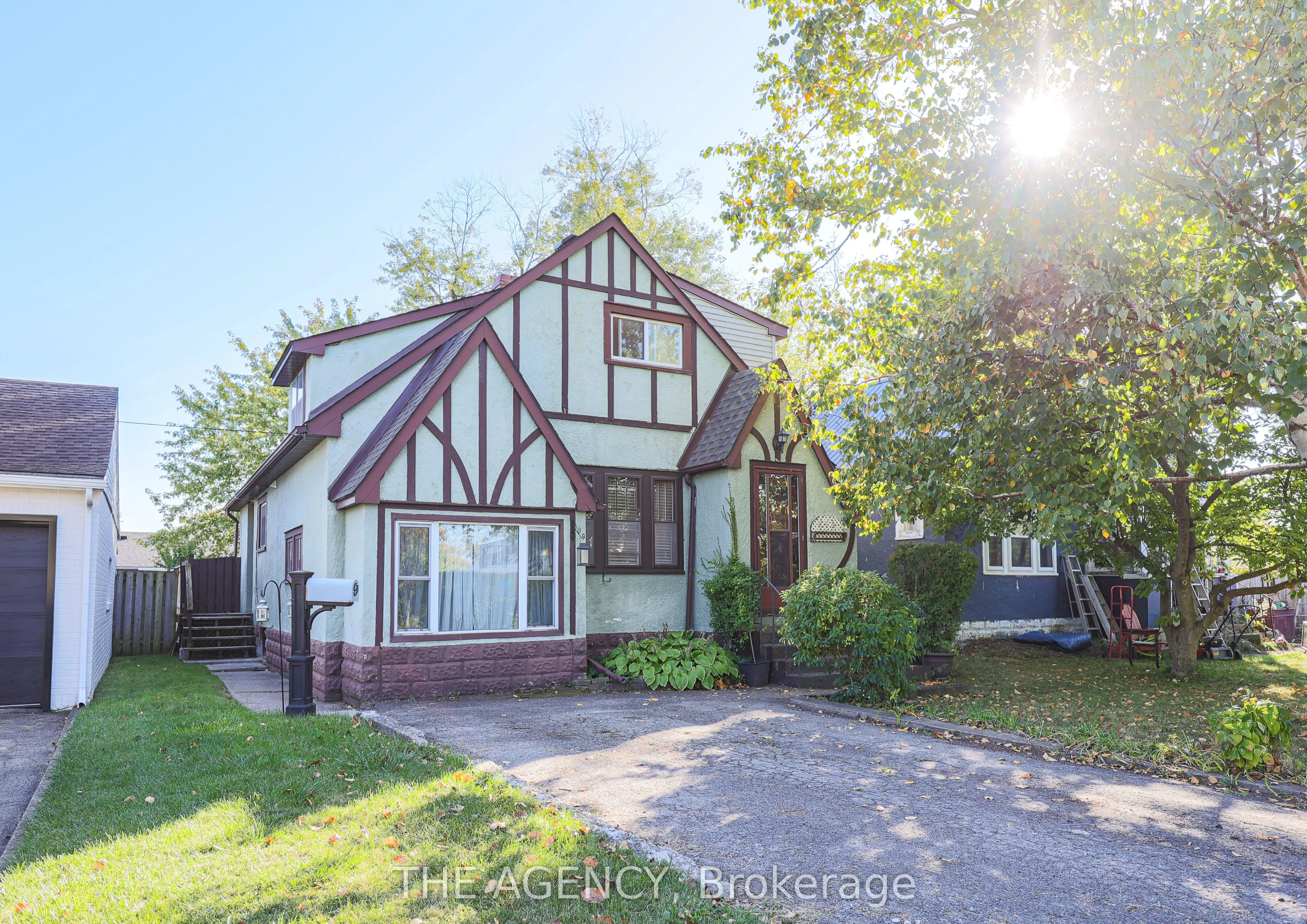 9 Wade Street, Welland, ON L3C 5H3