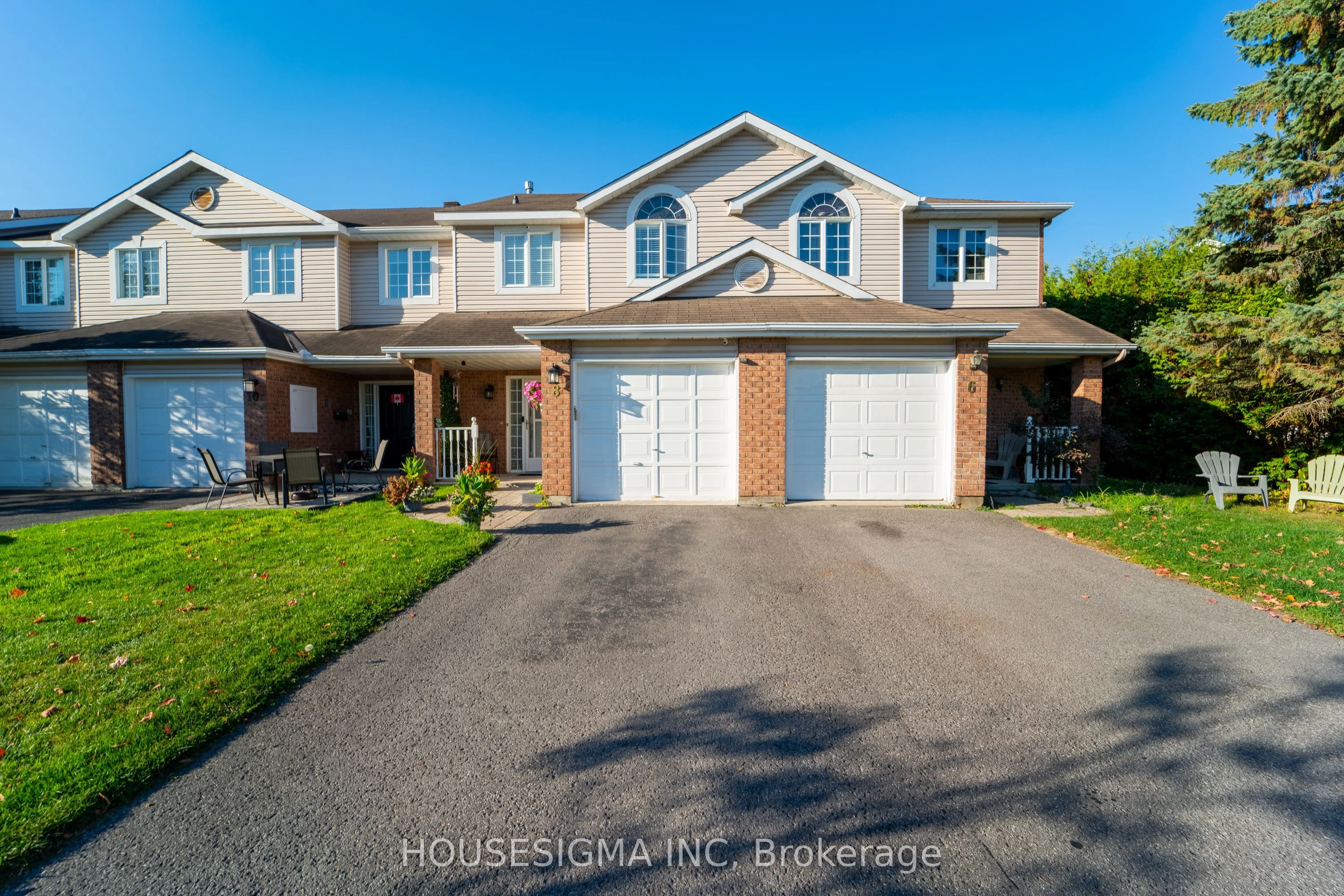 8 Hodgson Court, Kanata, ON K2K 2T3