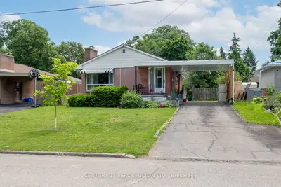 Detached in Belleville