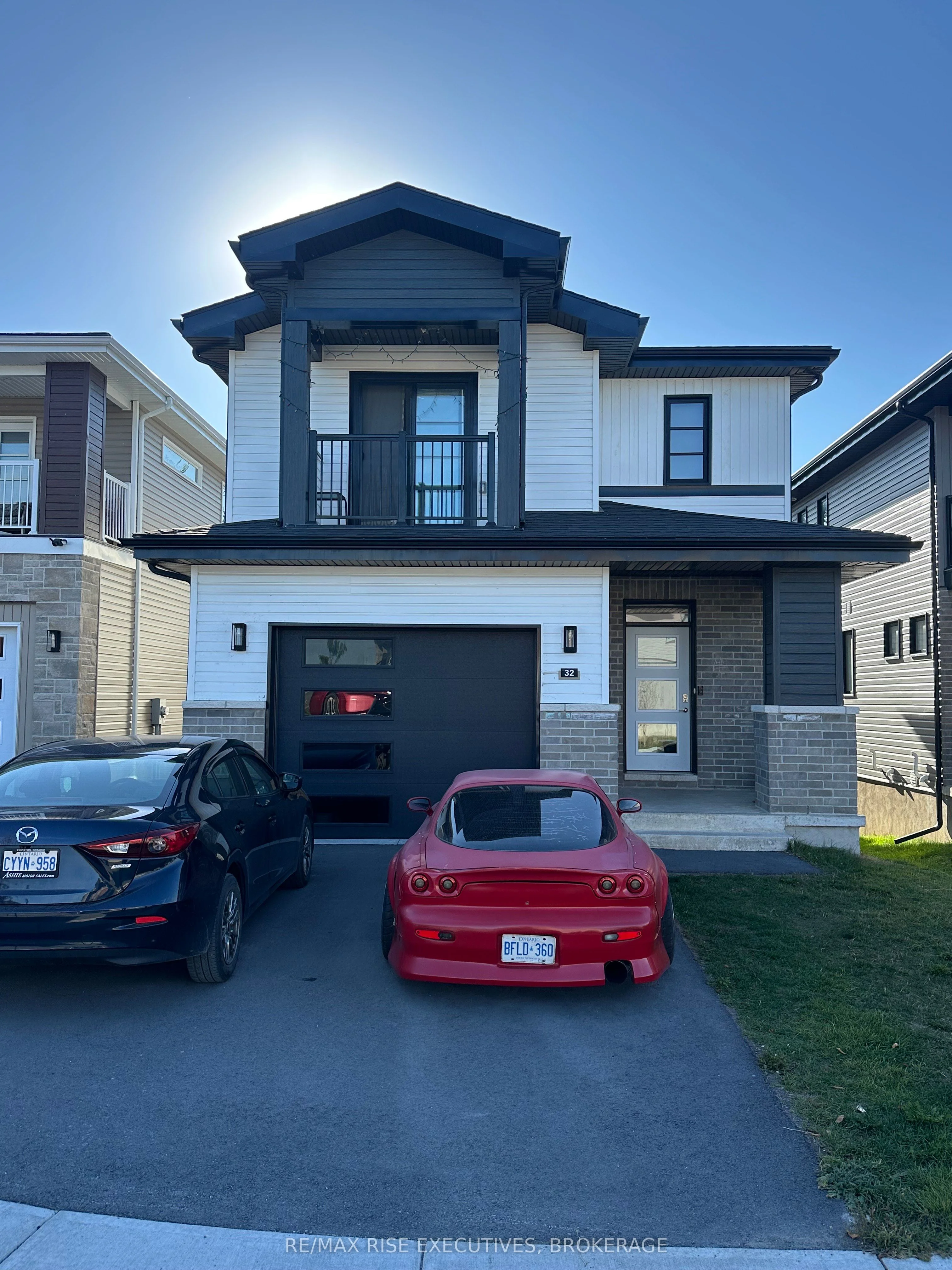 32 Erie Court, Loyalist, On K7n 0e3