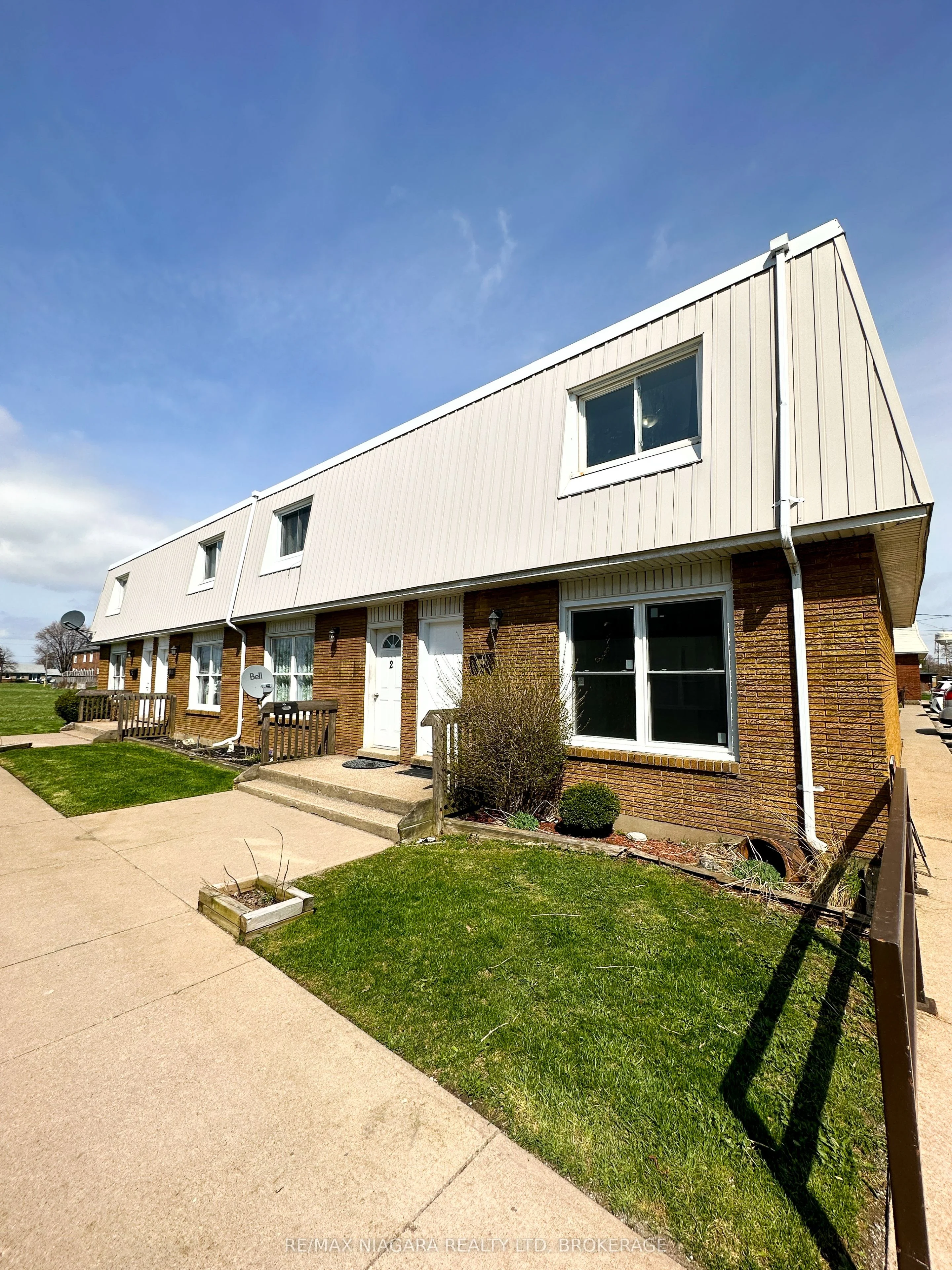 Condo Townhouse in Fort Erie