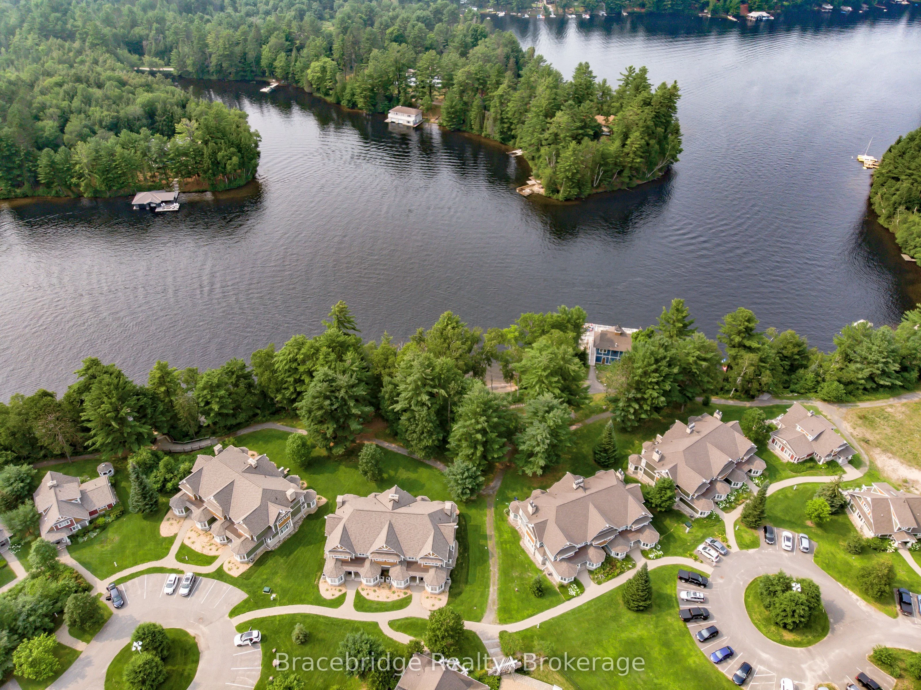 1020 Birch Glen Road Highway Villa 6 W1 or W10, Lake of Bays, ON P0B 1A0