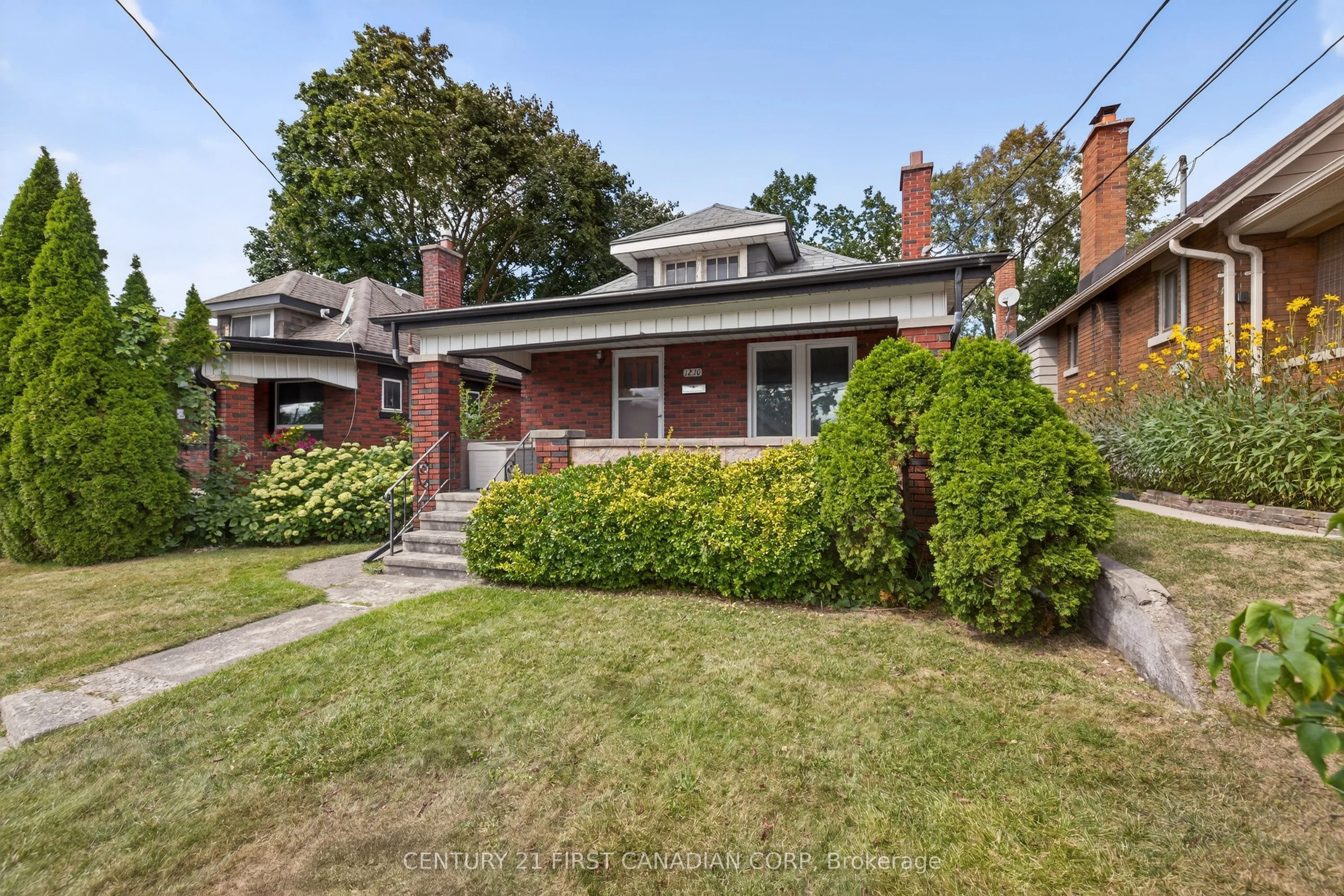 1230 Dundas Street, London East, ON N5W 3B2