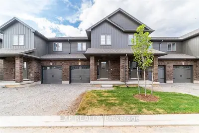 Att/Row/Townhouse in Brant