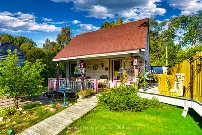 Detached in Brantford
