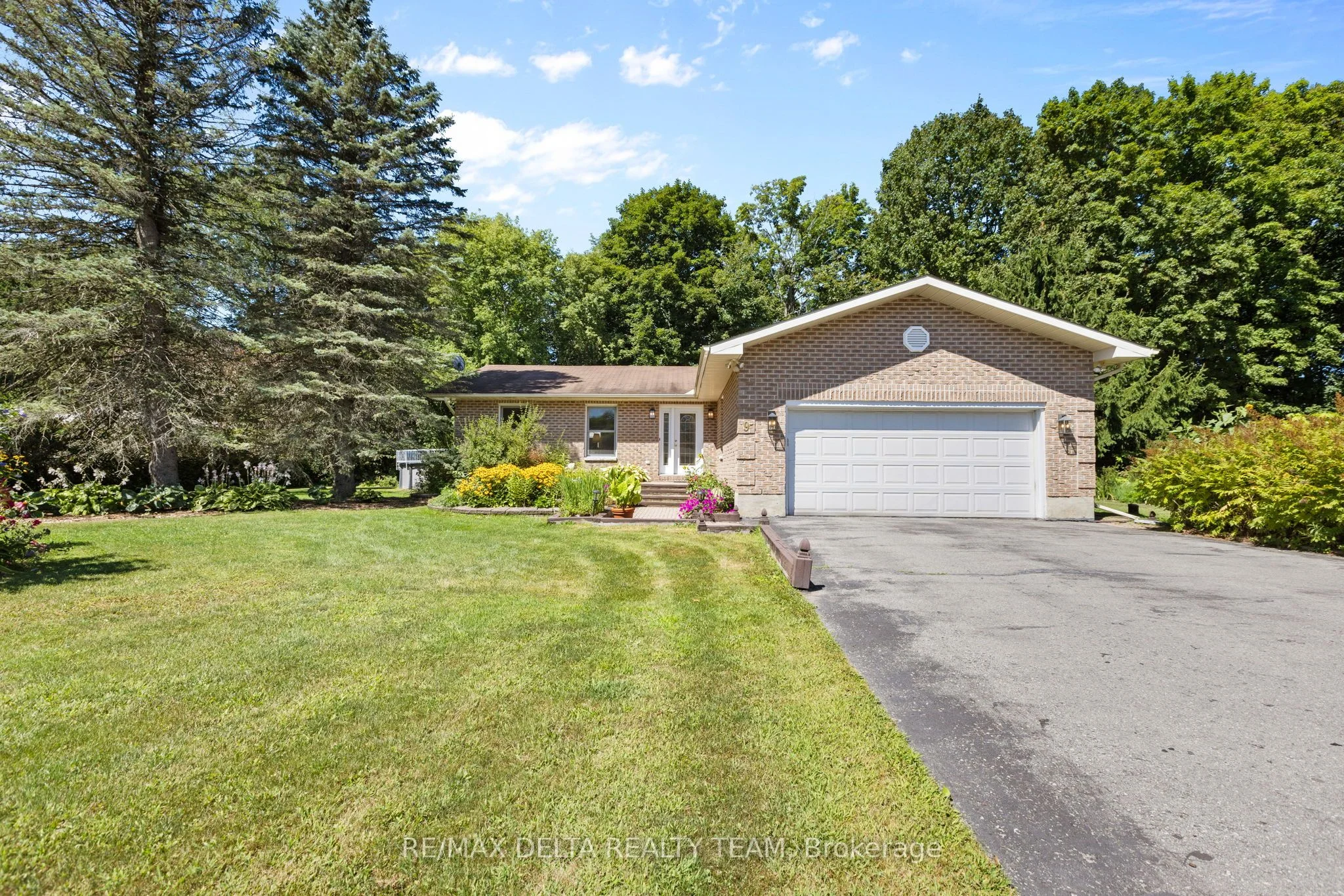 9 Lasalle Street, Clarence-Rockland, ON K4K 1K7