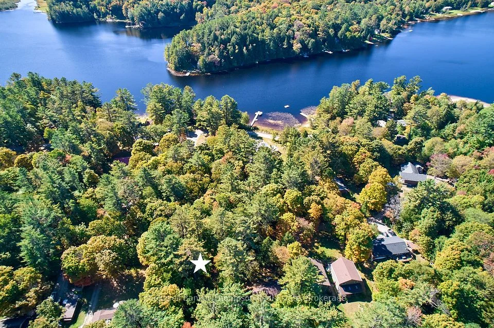 61 Pennys Lane, Huntsville, ON P0B 1M0