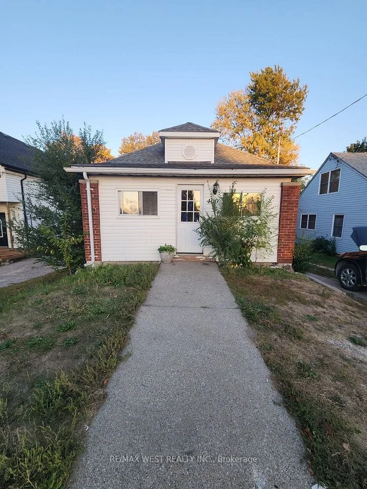400 Brock Street S, Sarnia, ON N7T 2X2