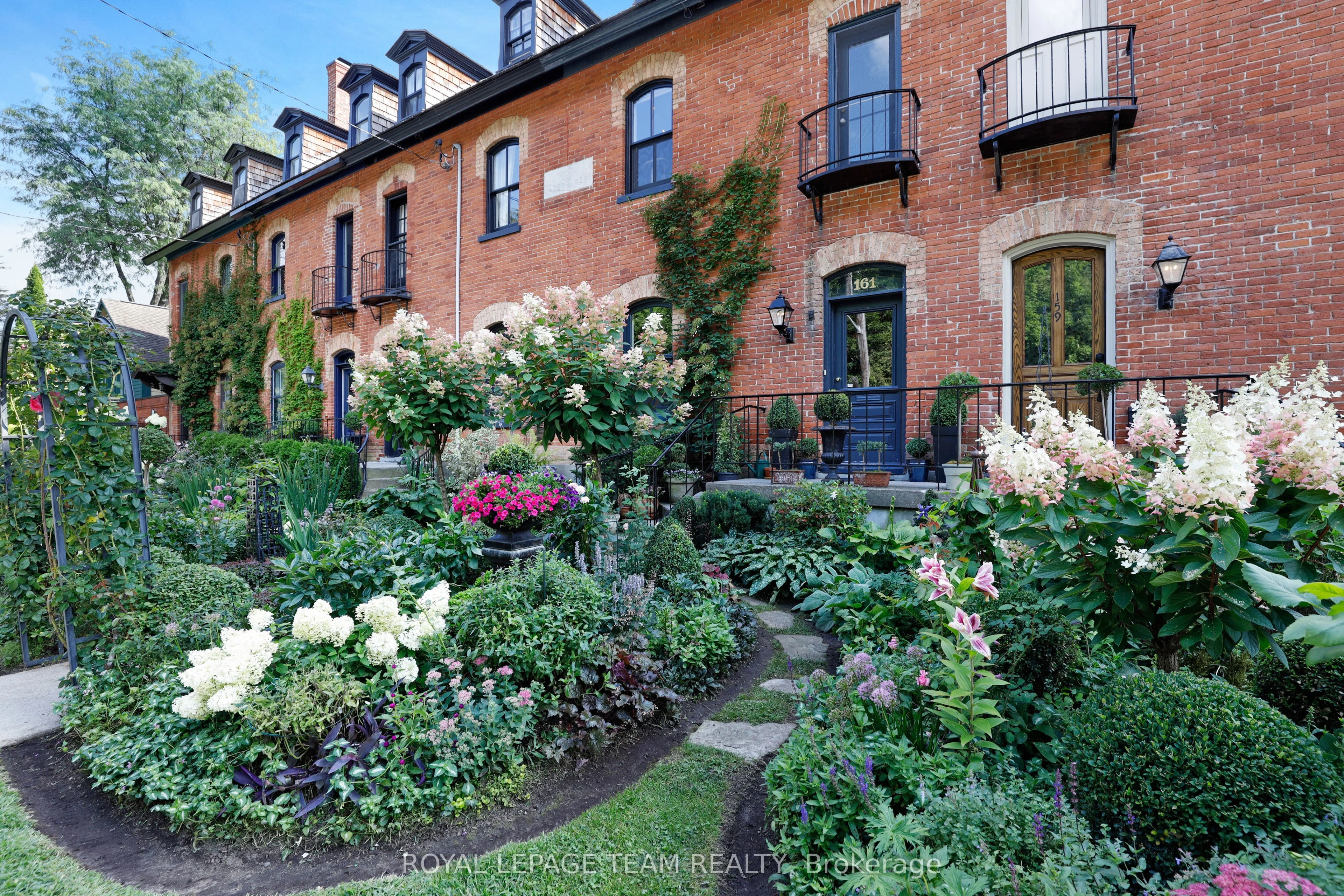161 Mackay Street, New Edinburgh - Lindenlea, On K1m 2b5
