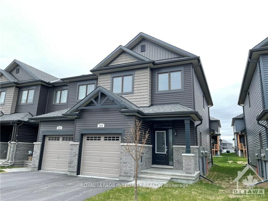 Att/Row/Townhouse in Kanata