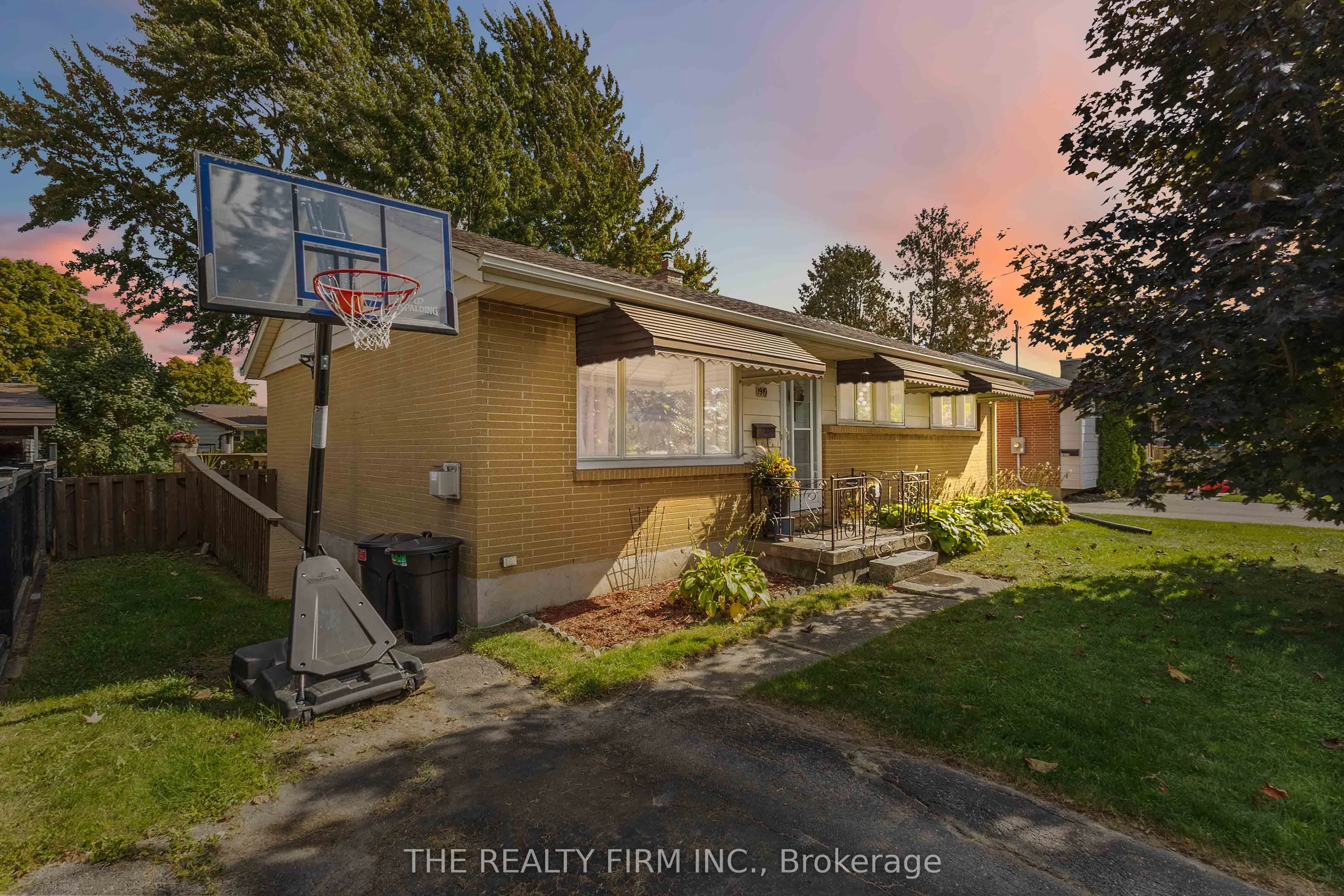 1919 Duluth Crescent, London East, ON N5V 1H6
