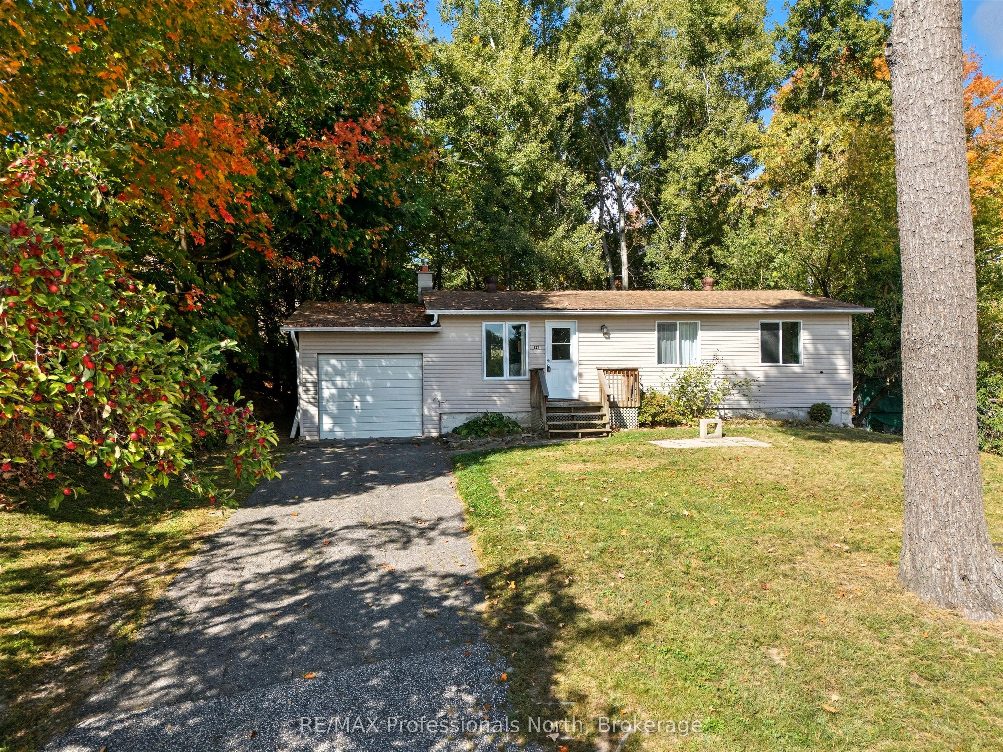 182 Holditch Street, Bracebridge, ON P1L 1E9