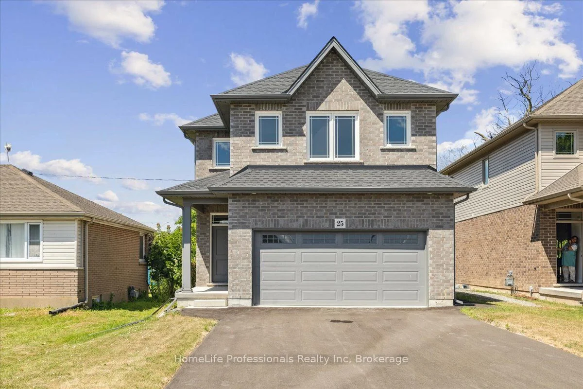 Detached in Thorold