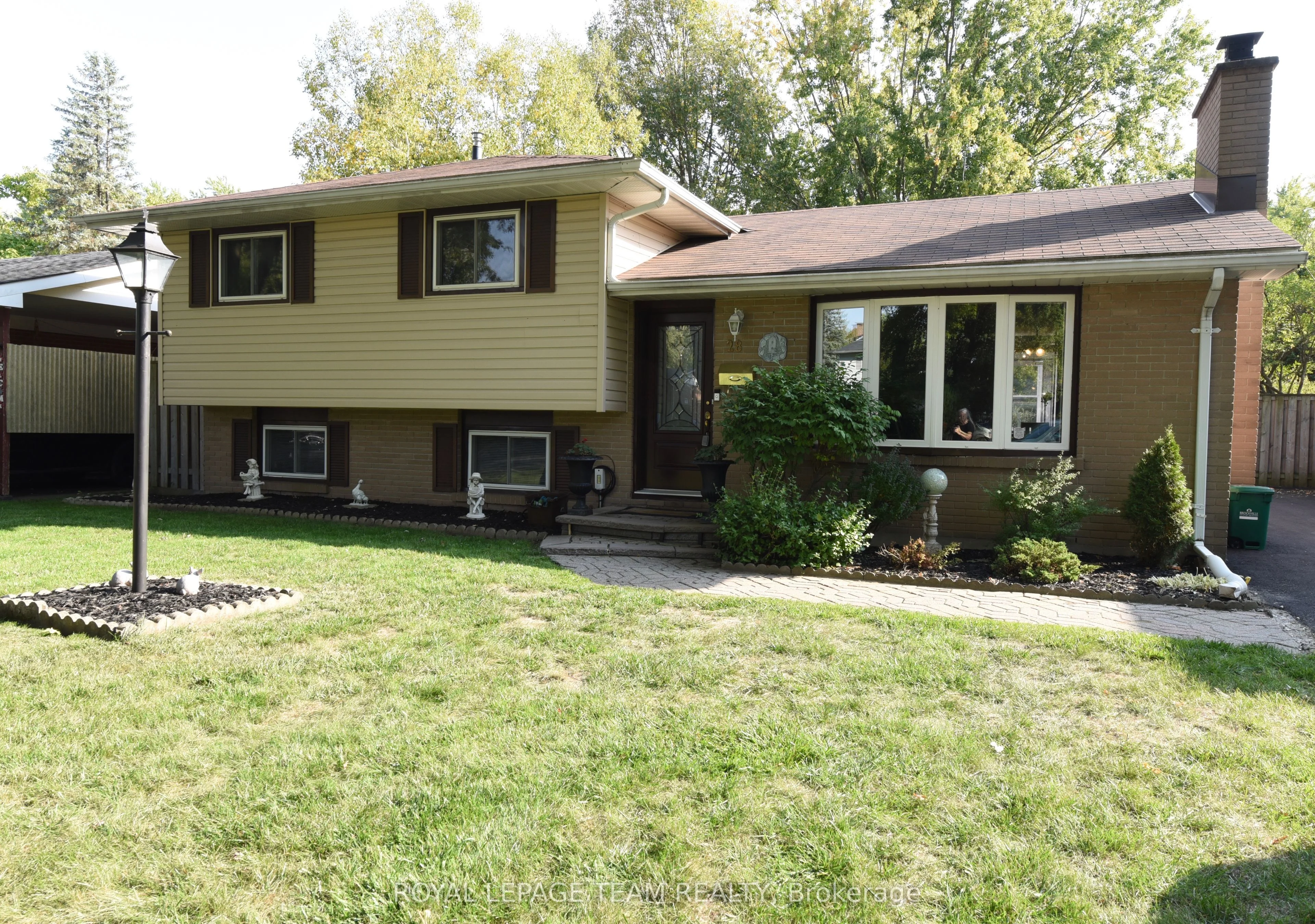 28 Peden Boulevard, Brockville, ON K6V 3K3
