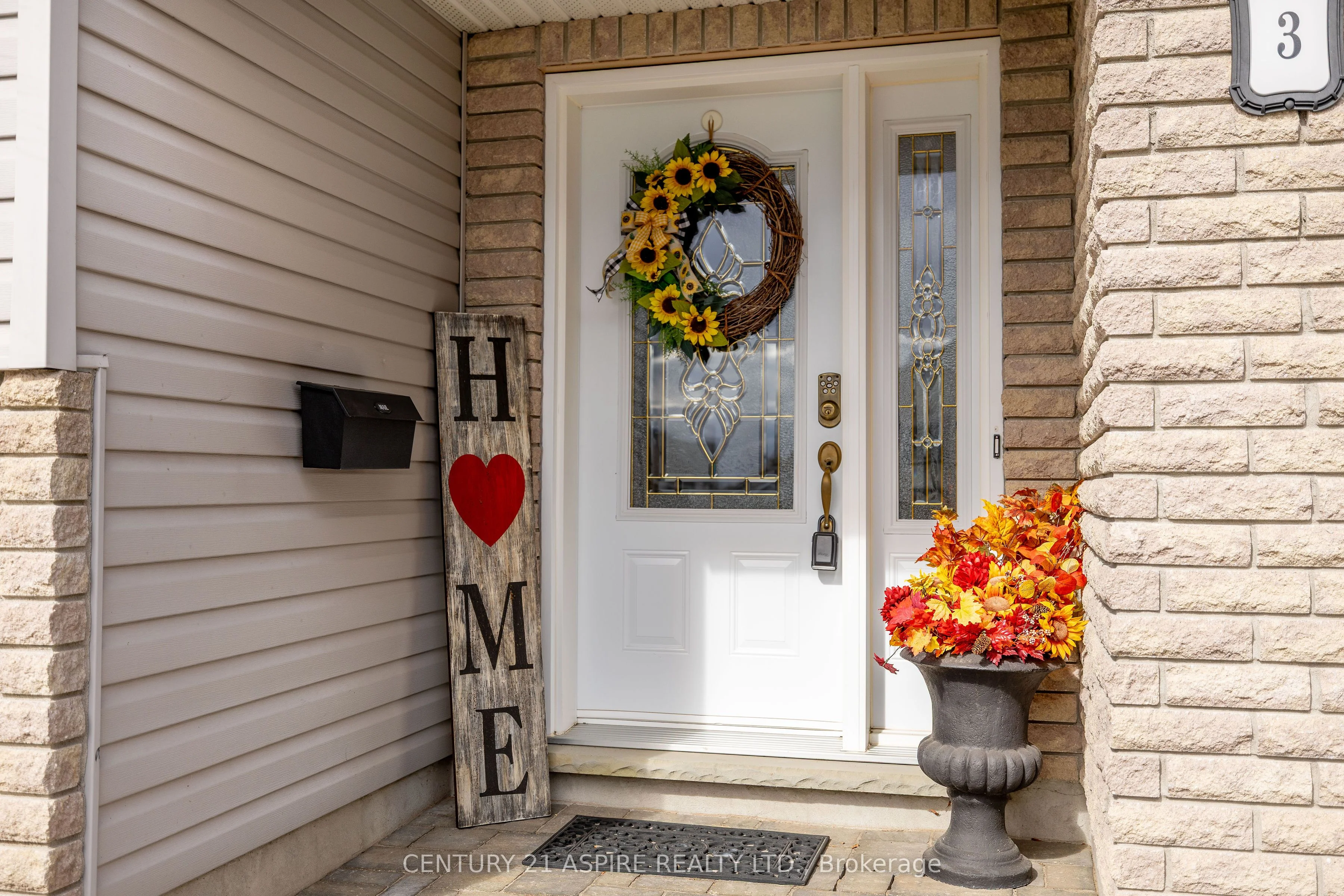 3 Morning Star Street, Petawawa, ON K8H 0A1