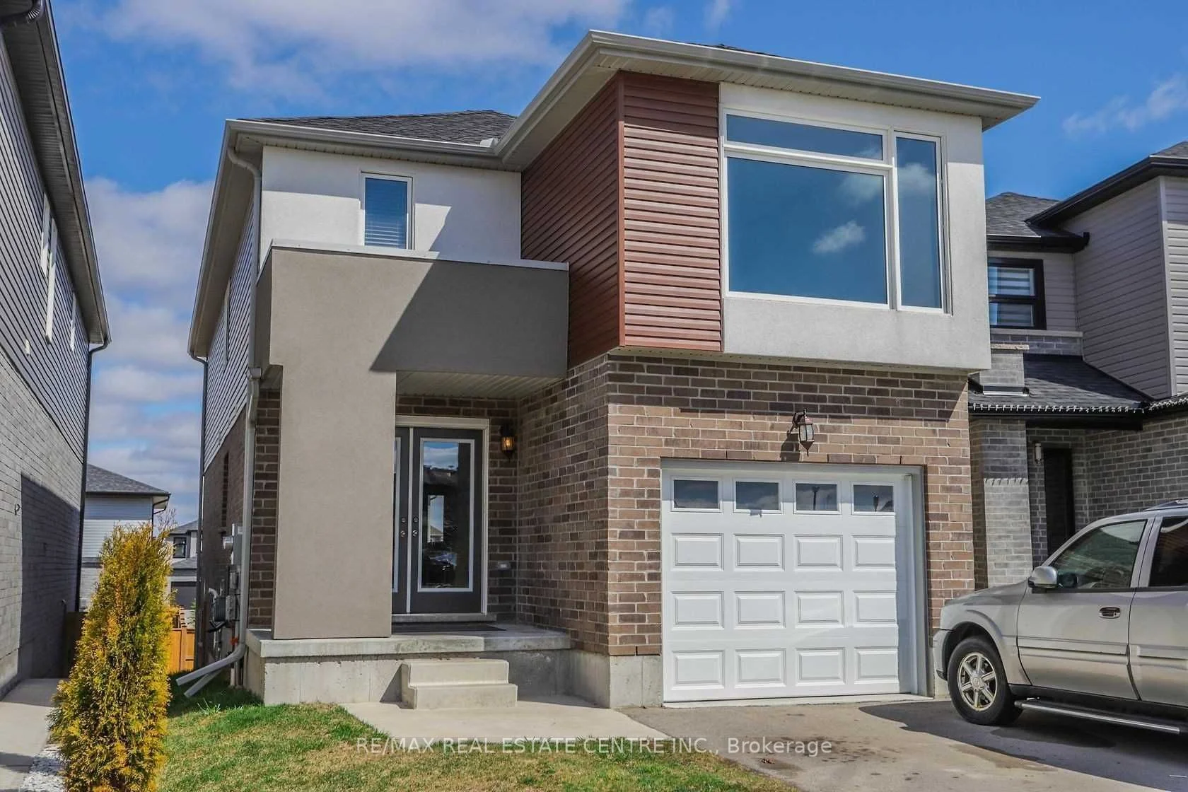 1890 Foxridge Crescent Upper, London North, ON N6G 0L7