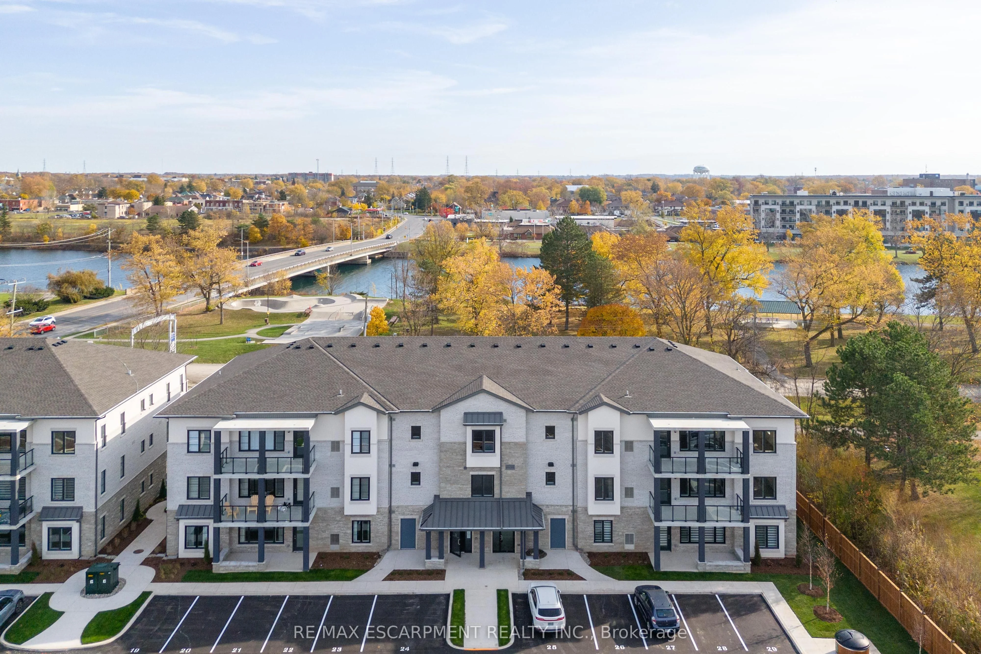 Condo Apartment in Welland