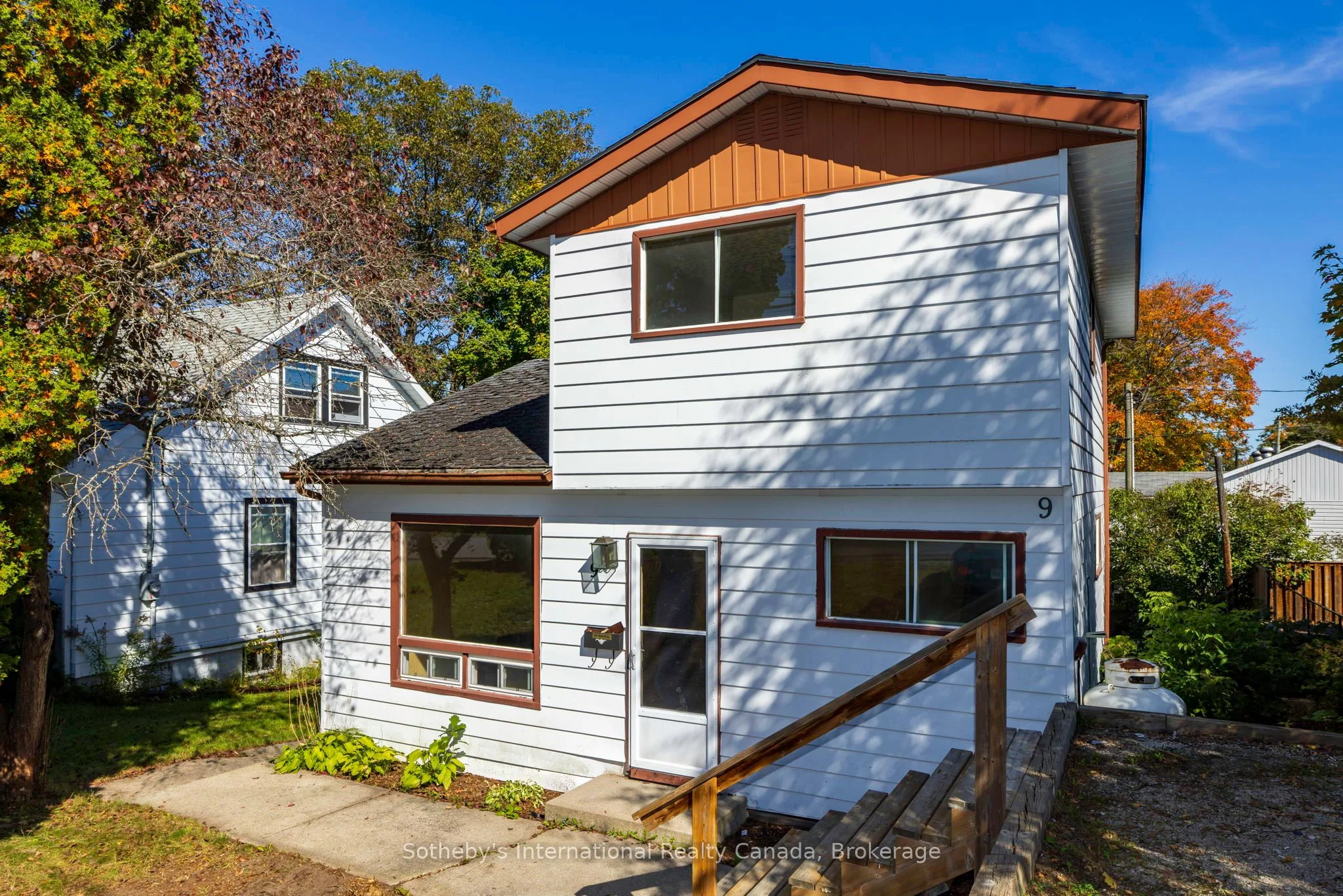 9 Summitt Avenue, Parry Sound, ON P2A 2J4