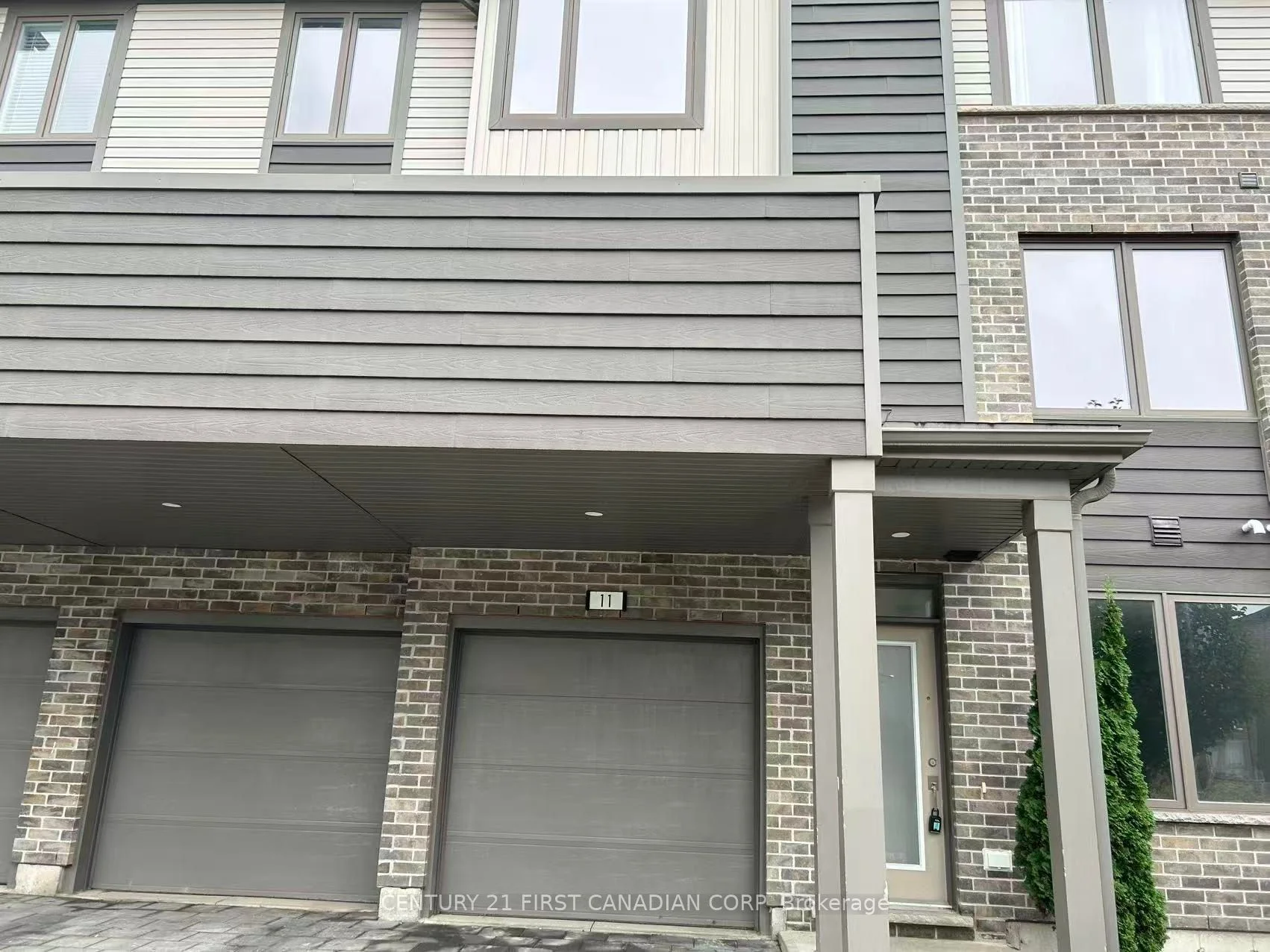 1960 Dalmagarry Road 11, London North, ON N6G 0T8