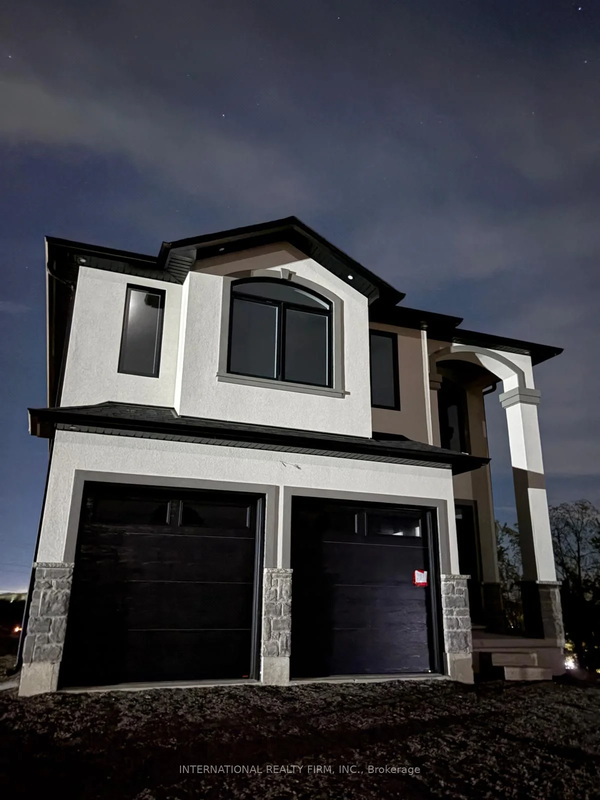 2521 Constance Avenue, London South, ON N6M 1E6