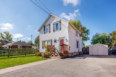 Detached in Thorold