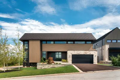 Detached in Blue Mountains