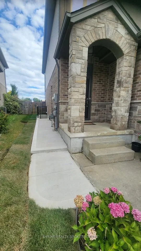 1972 CHERRYWOOD Trail, London North, ON N6H 0C9