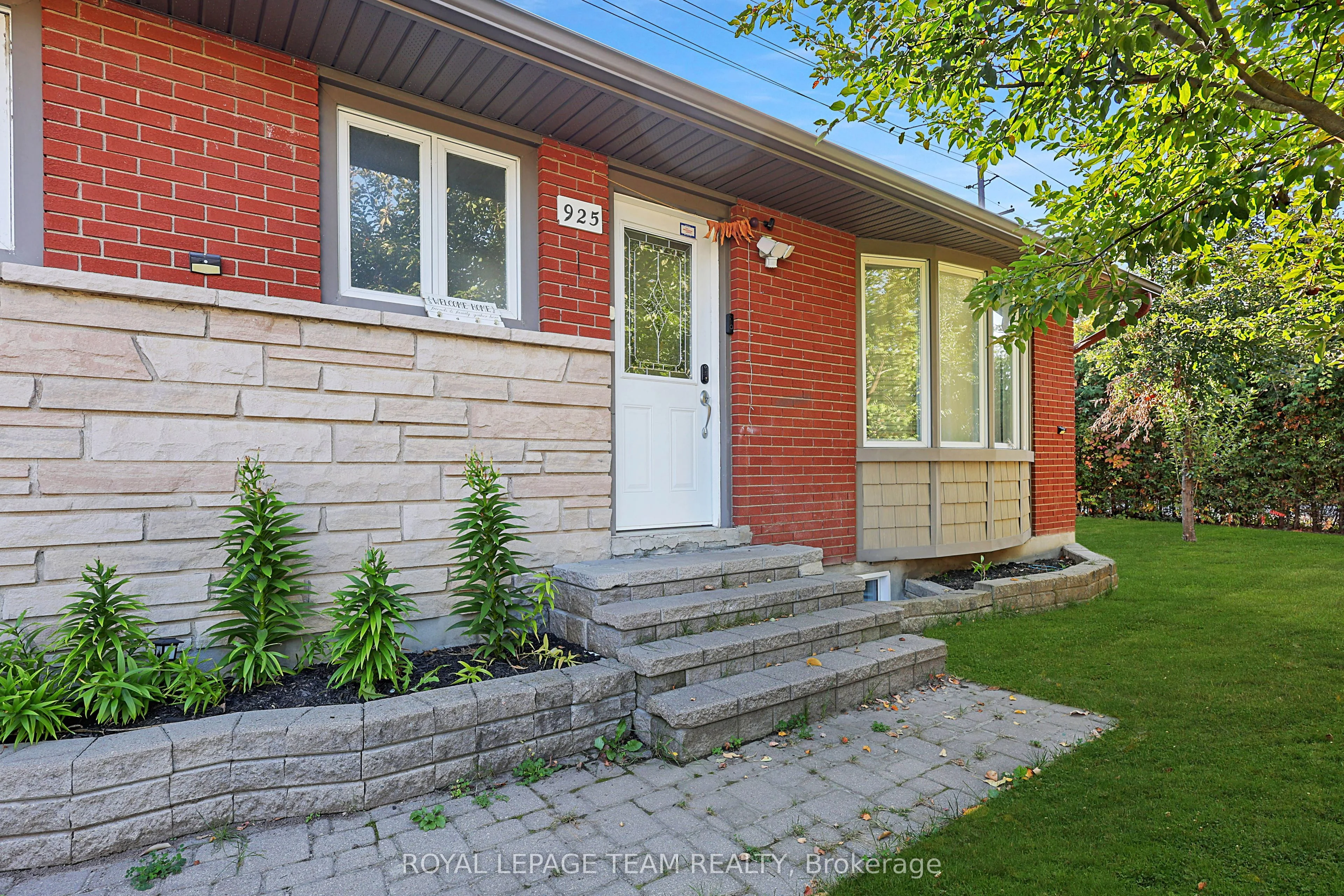 925 Moorvale Street Upper Unit, Overbrook - Castleheights and Area, ON K1K 3K9