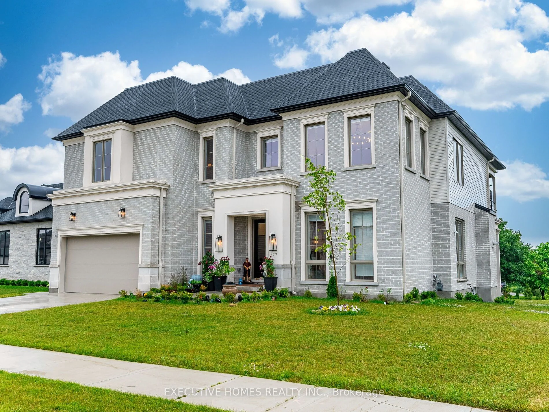 377 Manhattan Drive, London South, ON N6K 4M7