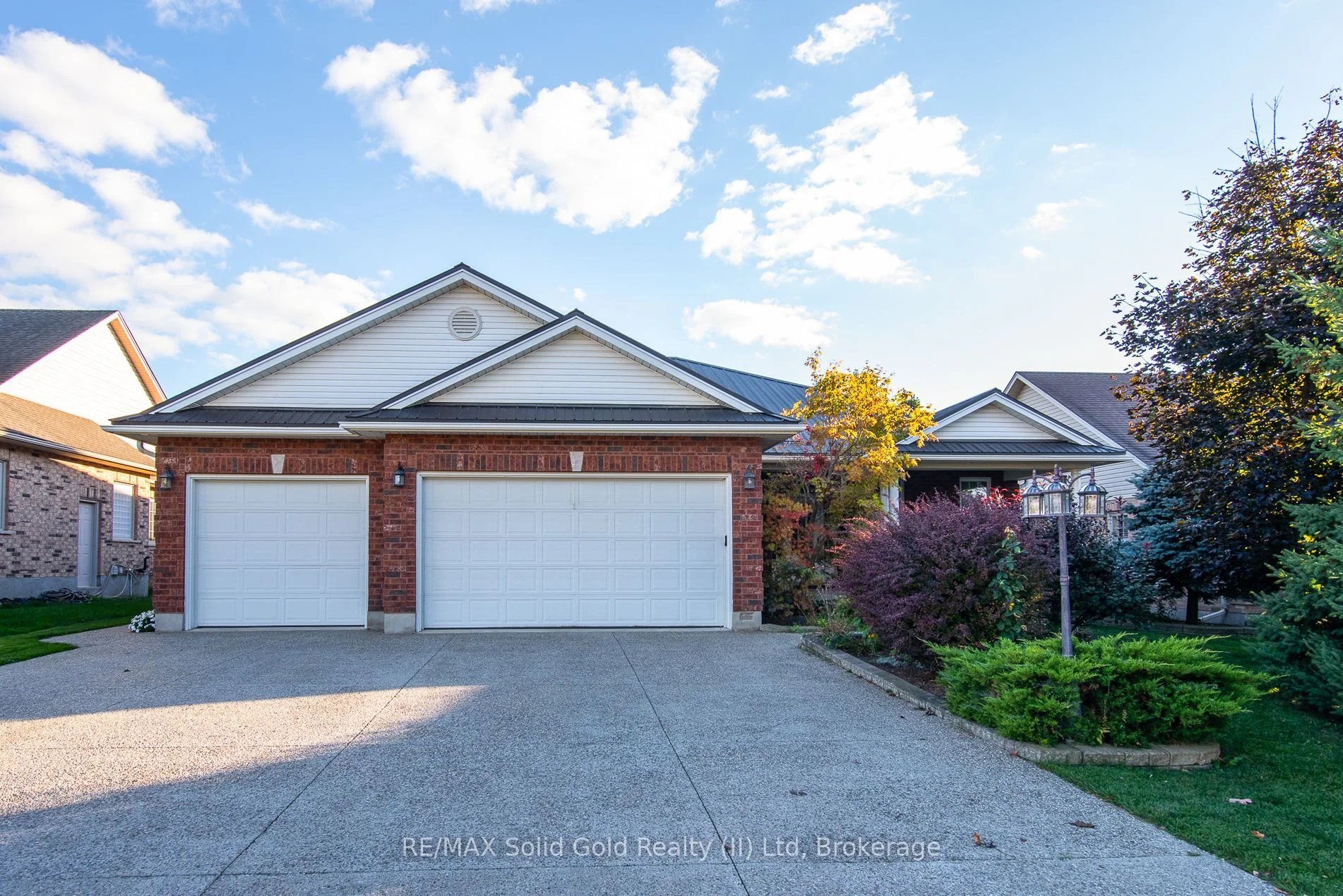 Duplex in Wellesley