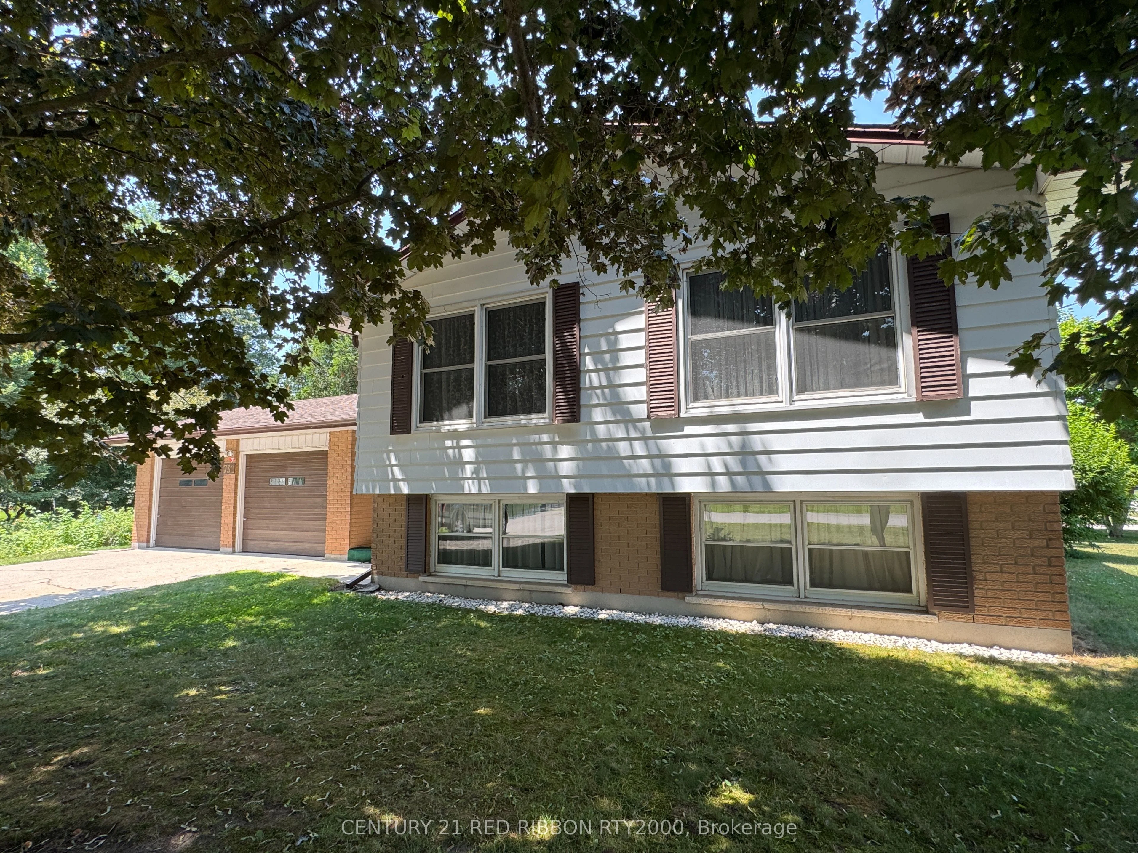 730 Glover Crescent, Strathroy-Caradoc, ON N0L 1W0