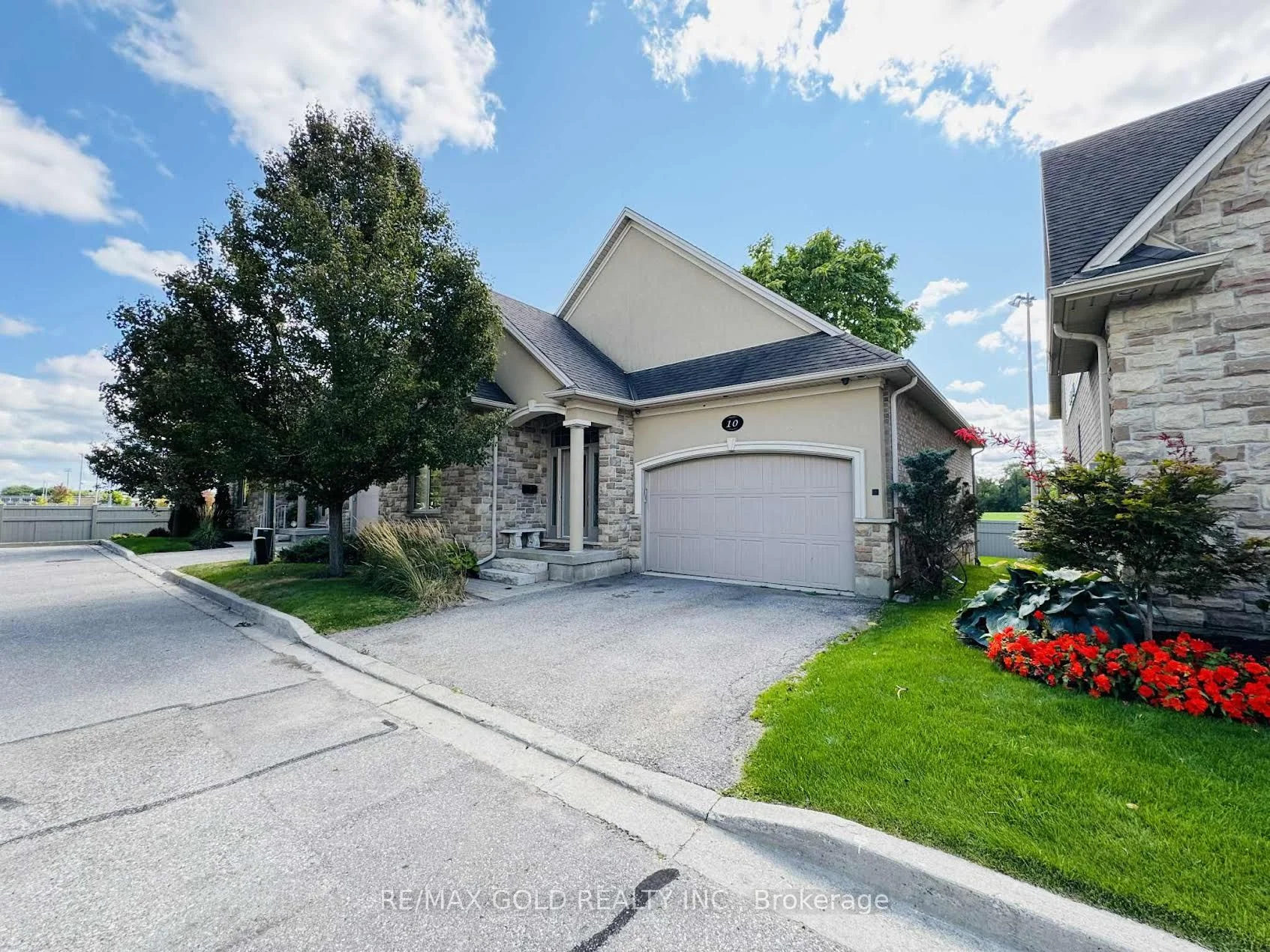 68 Fairview Drive #10, Brantford, ON N3R 2W9