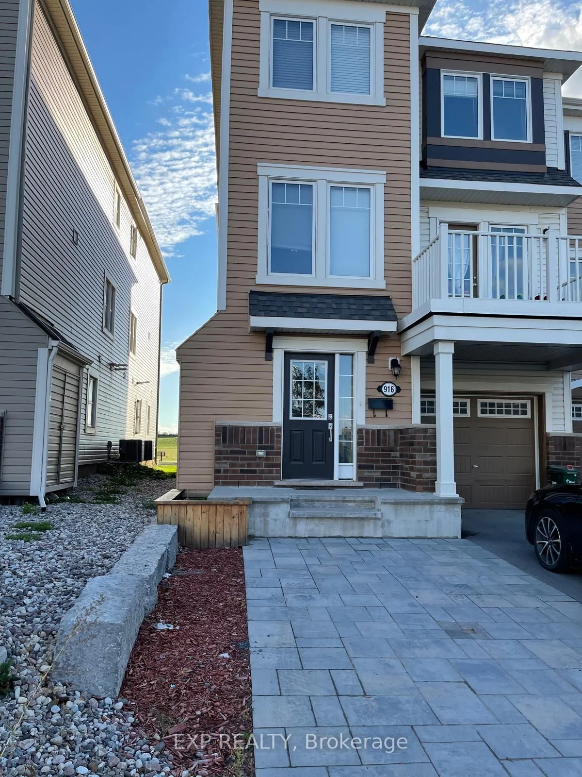 916 Fameflower Street, Barrhaven, ON K2J 0T3