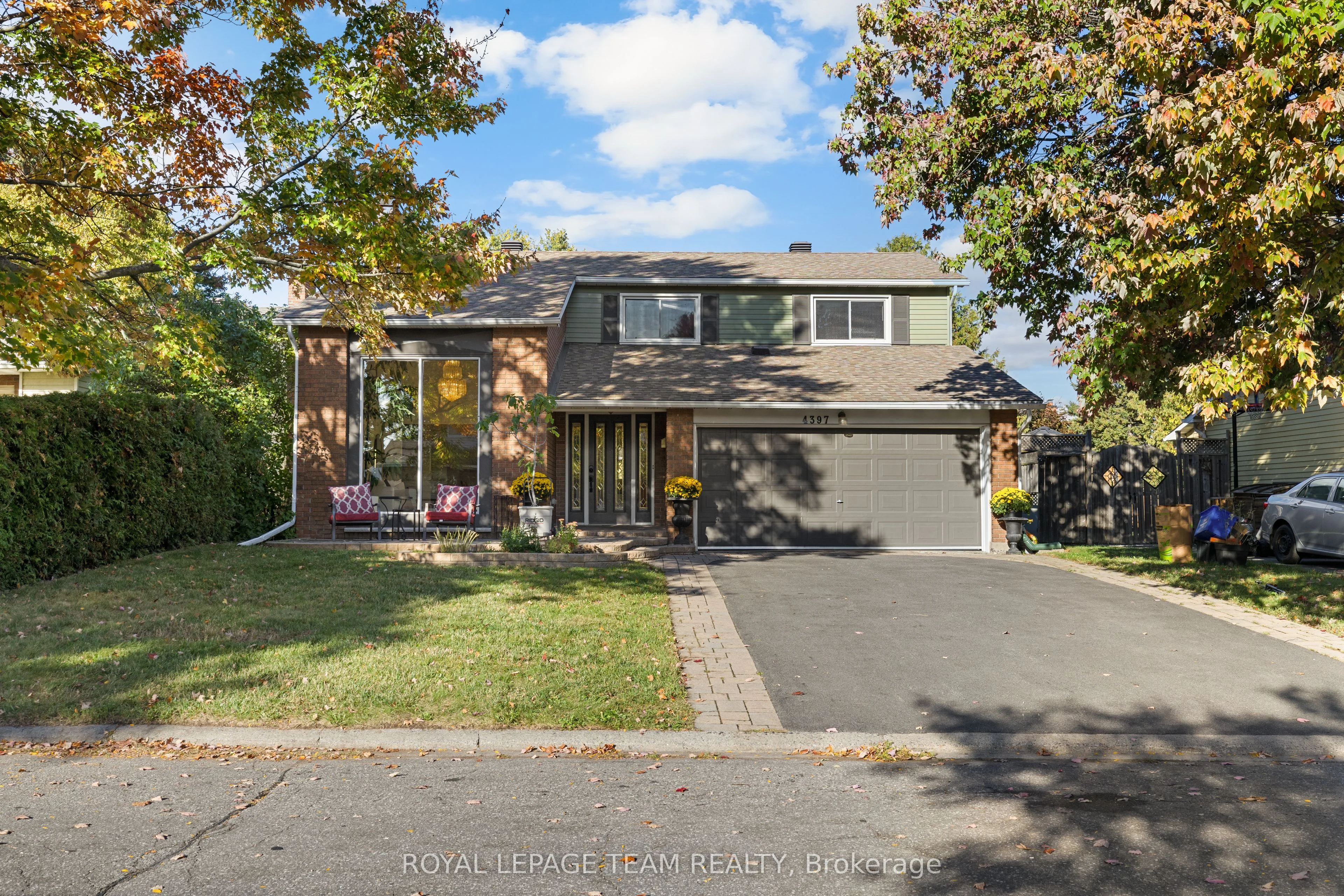 4397 Whittaker Crescent, Cyrville - Carson Grove - Pineview, ON K1B 4P1