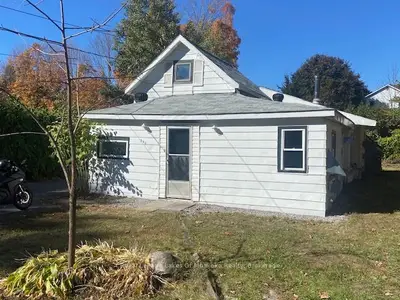 Detached in Gravenhurst