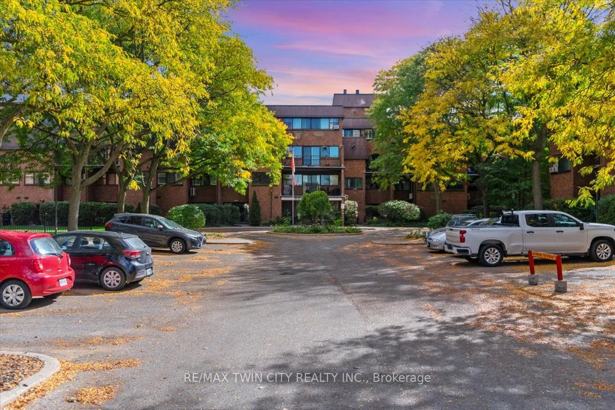 36 Hayhurst Road 358, Brantford, ON N3R 6Y9