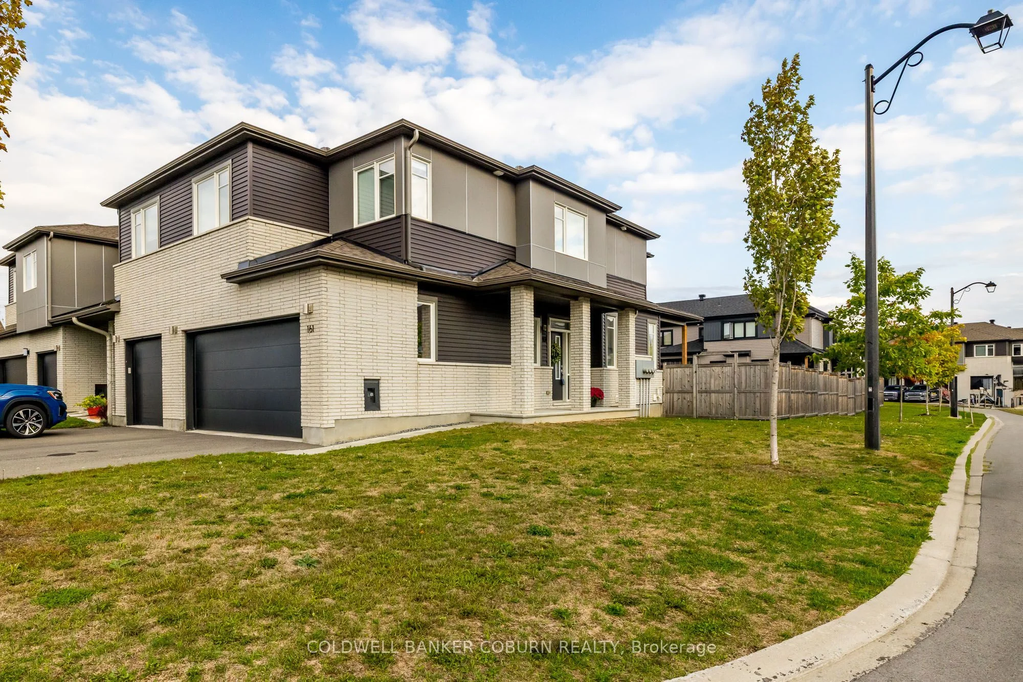 Att/Row/Townhouse in Stittsville - Munster - Richmond