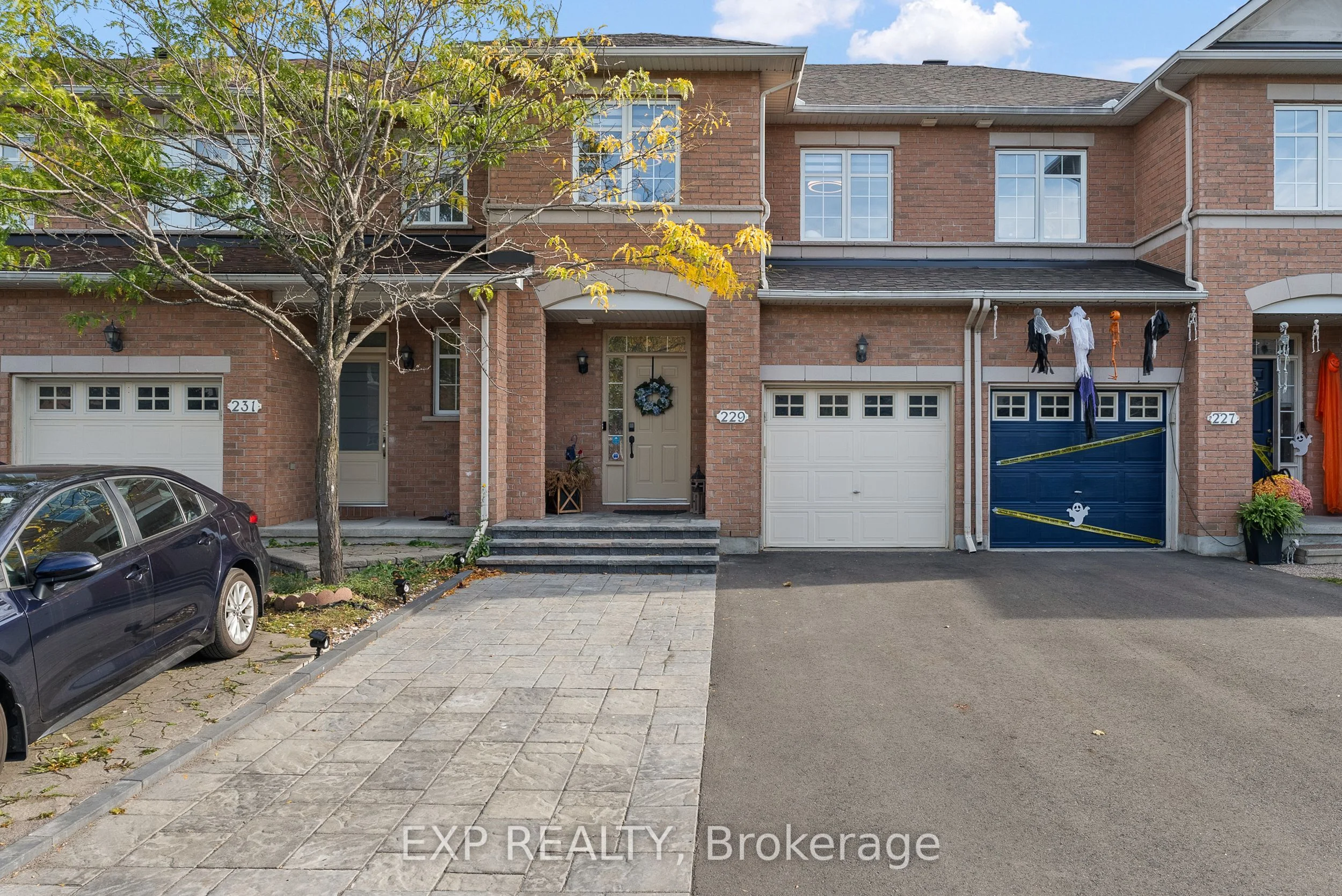 229 Duntroon Circle, Hunt Club - South Keys and Area, ON K1T 4C9
