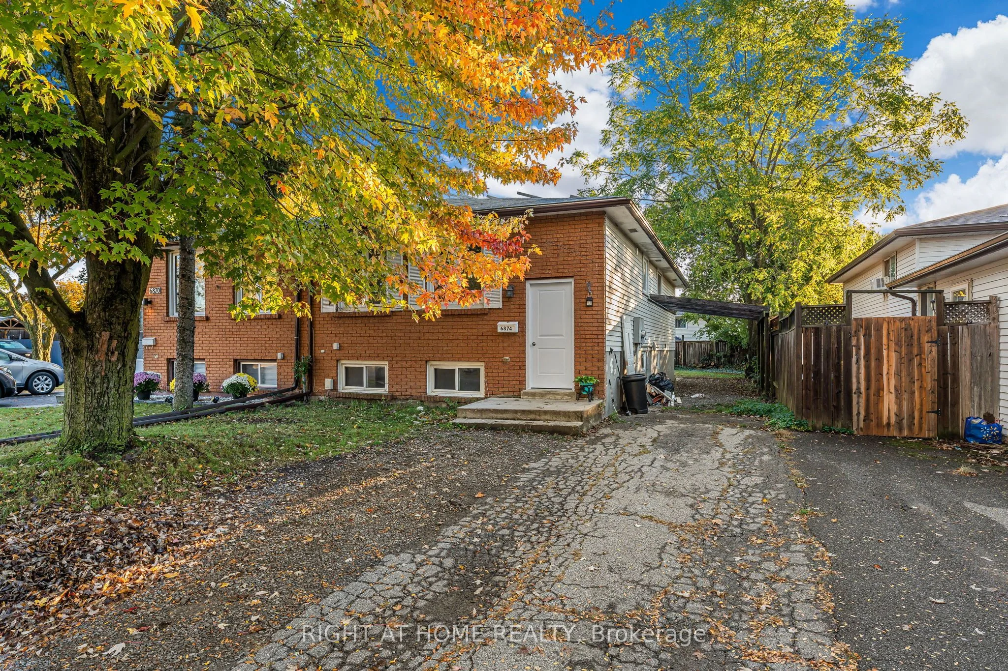 6874 Waters Avenue Lower, Niagara Falls, ON L2G 5X3