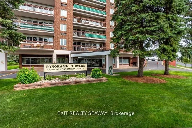 Condo Apartment in Cornwall