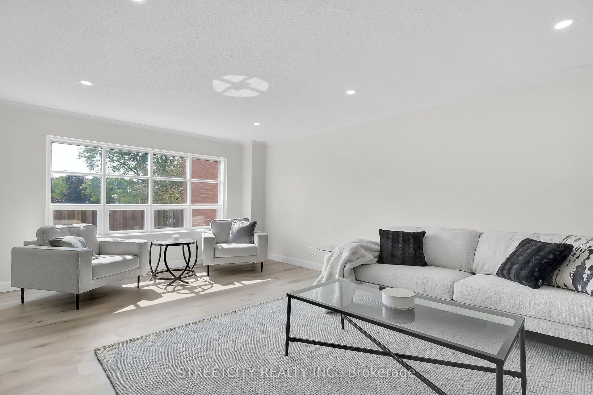 402 Homestead Court, London North, ON N6G 2E9