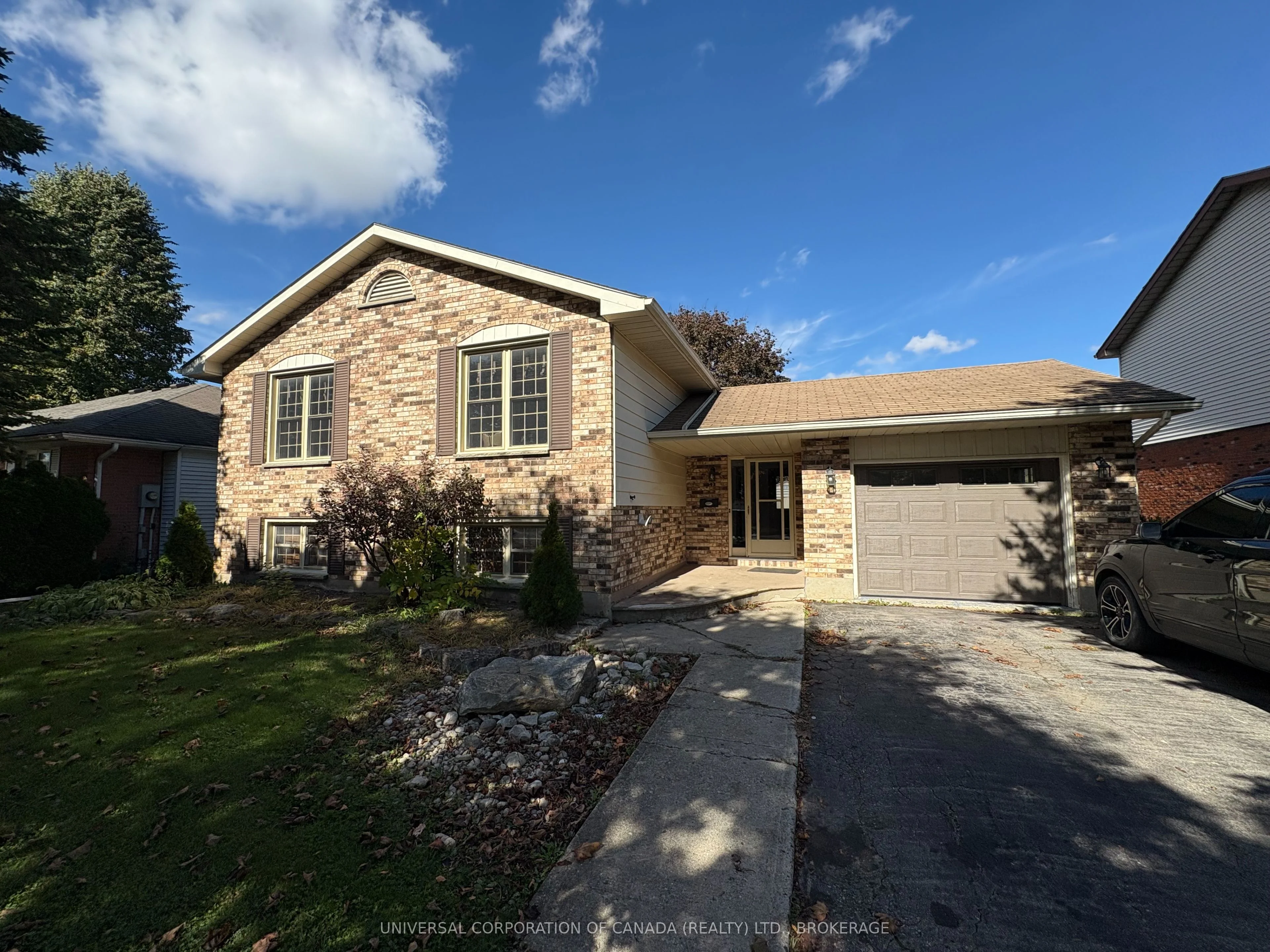 15 Treadwell Street E, Aylmer, ON N5H 3B5