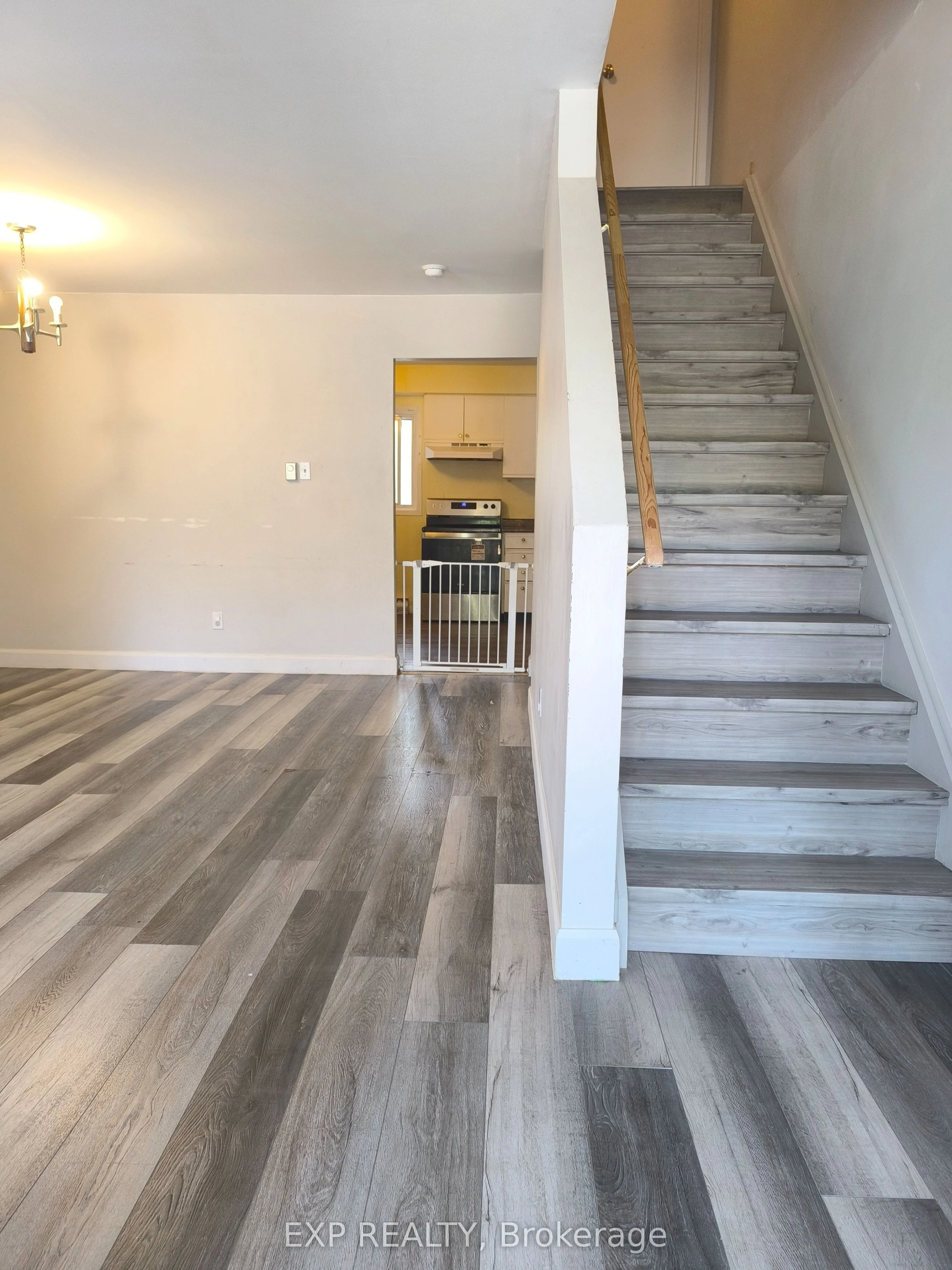 311 Vesta Road 2, London East, On N5y 5h8