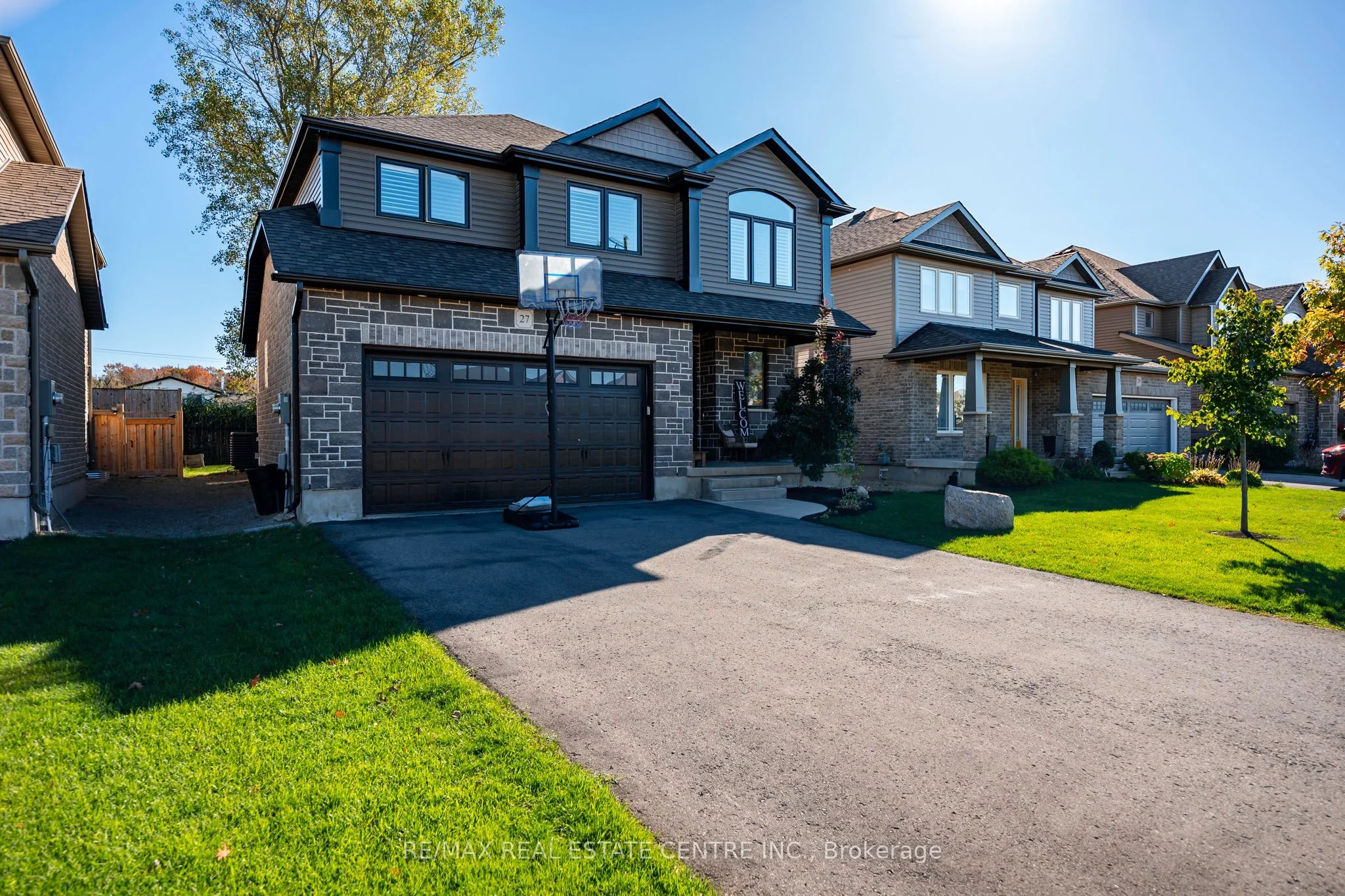 27 Hilborn Street, East Luther Grand Valley, ON L9W 6V1
