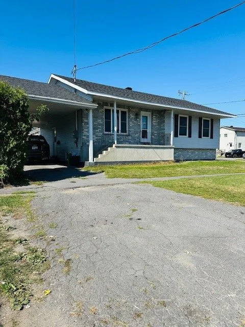 Detached in Cornwall